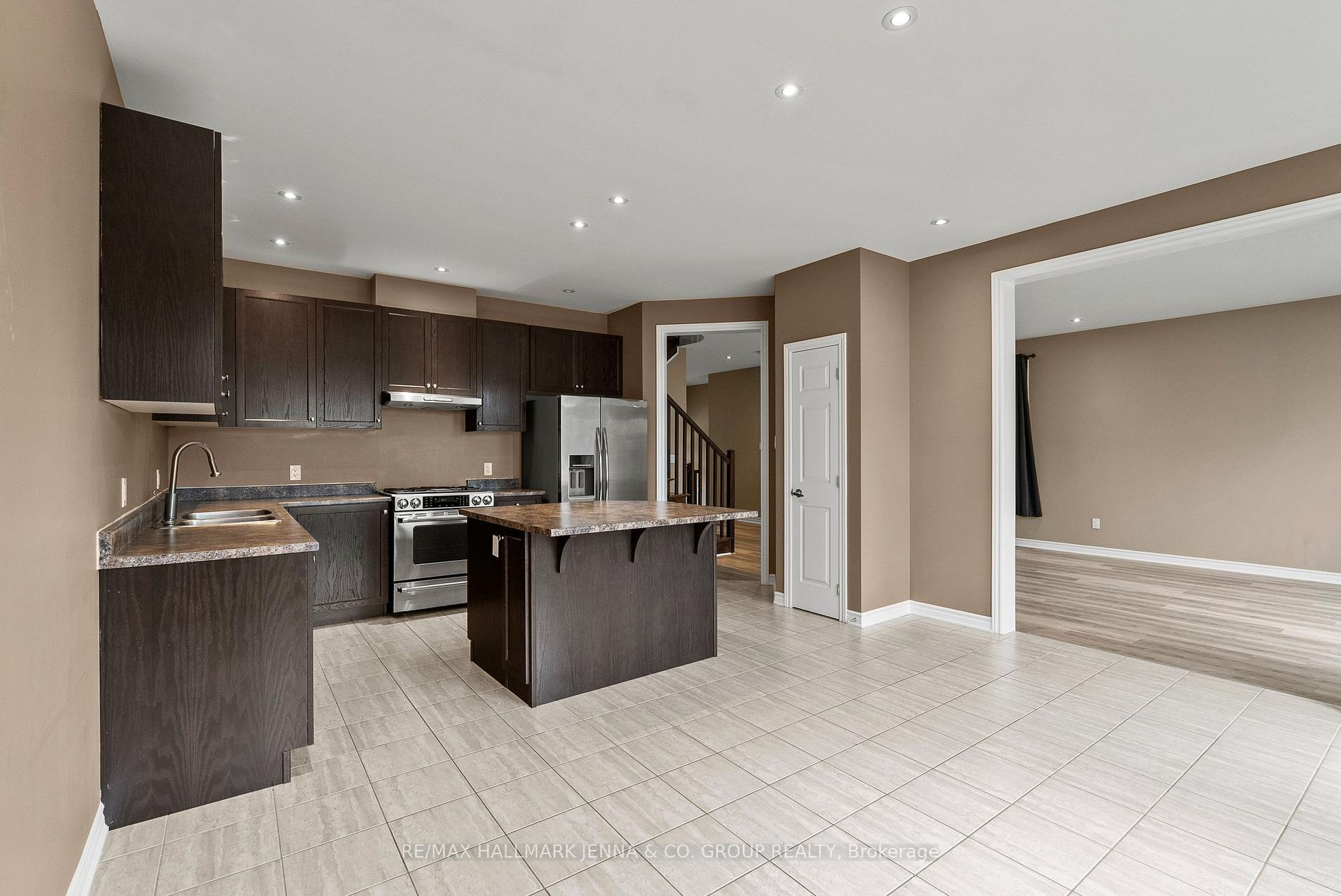 Photo 15 of 326 Gallantry Way, Ottawa, Stittsville (North) — HOMEH