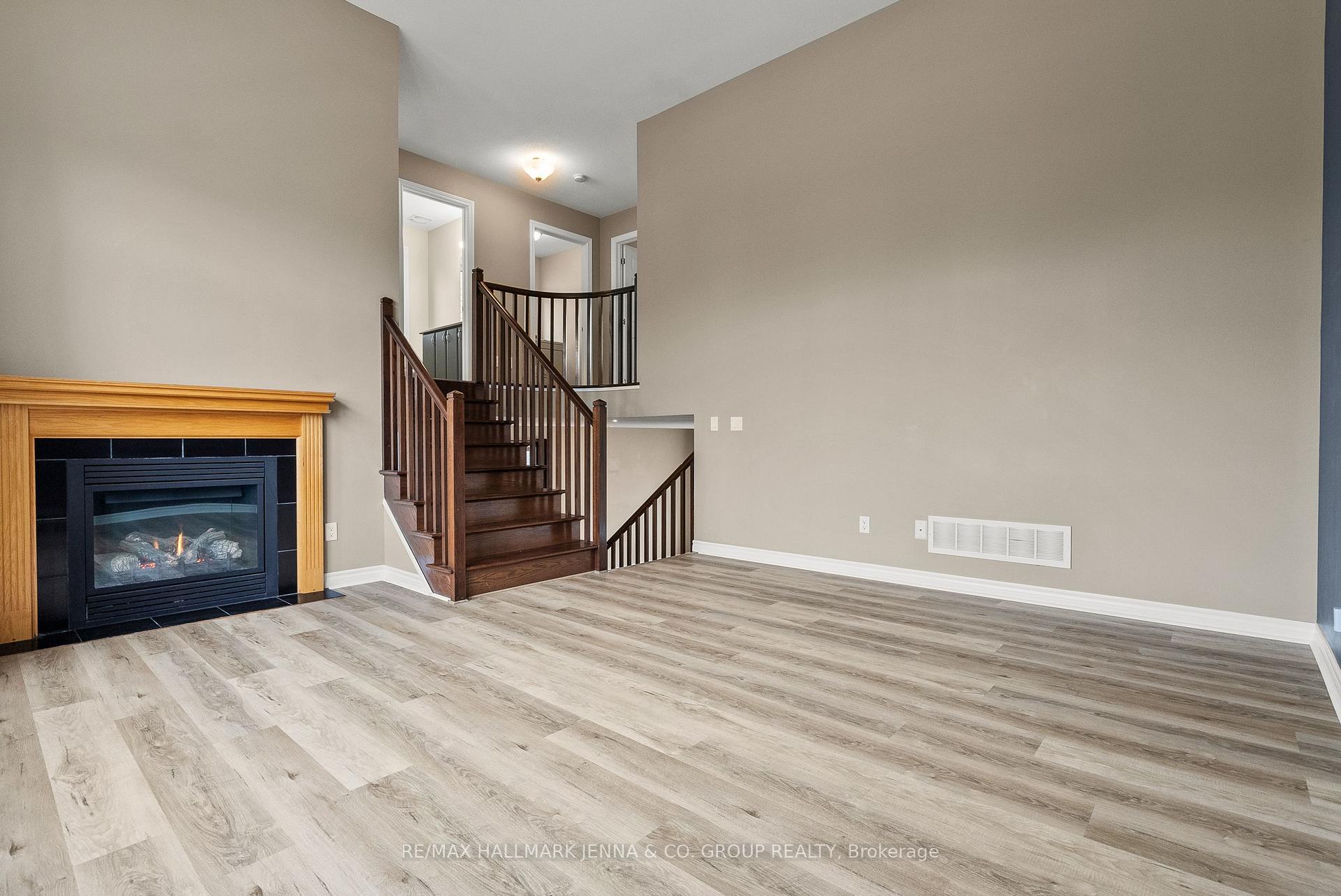 Photo 18 of 326 Gallantry Way, Ottawa, Stittsville (North) — HOMEH