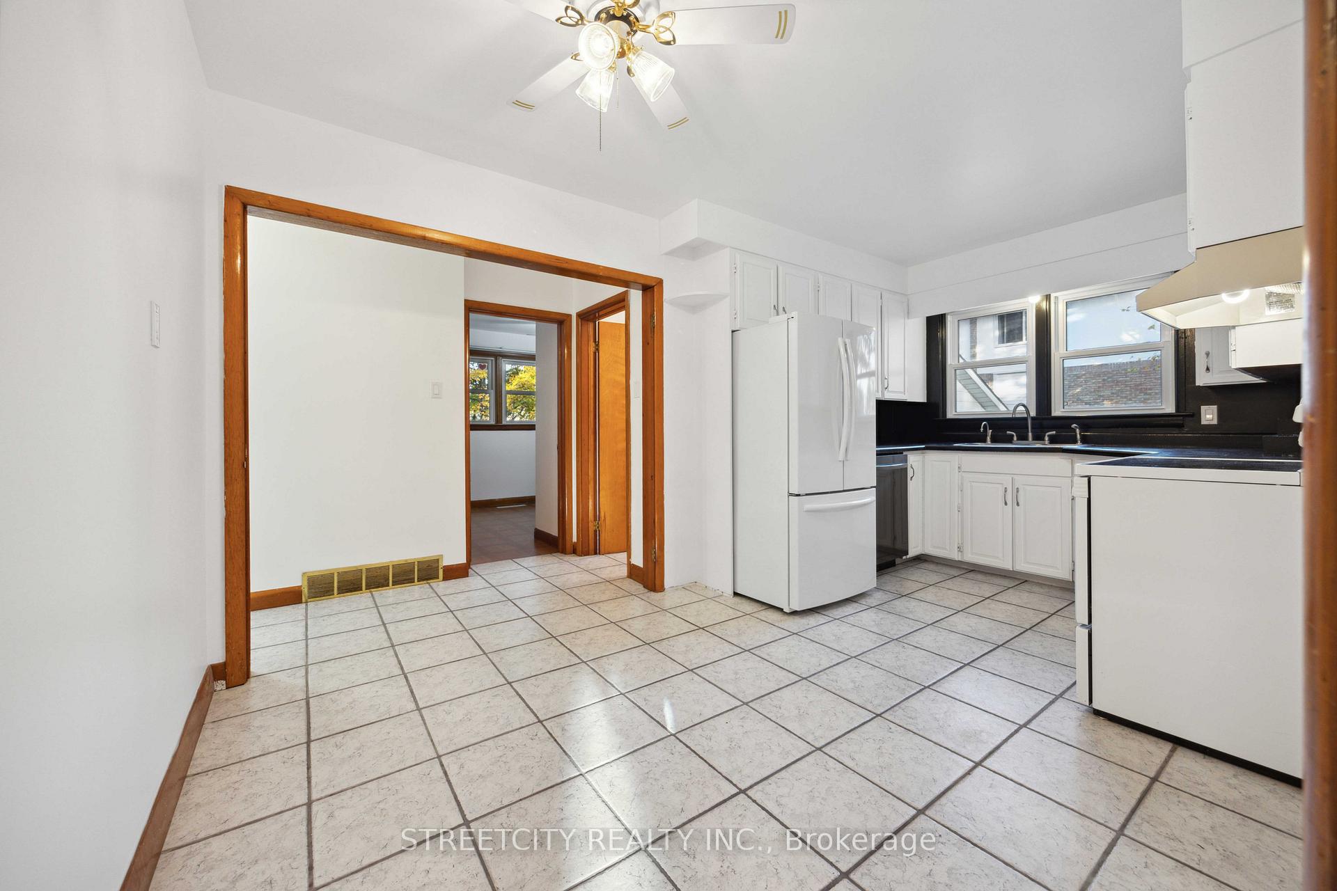 Photo 3 of 359 Murray Street, St. Clair — HOMEH