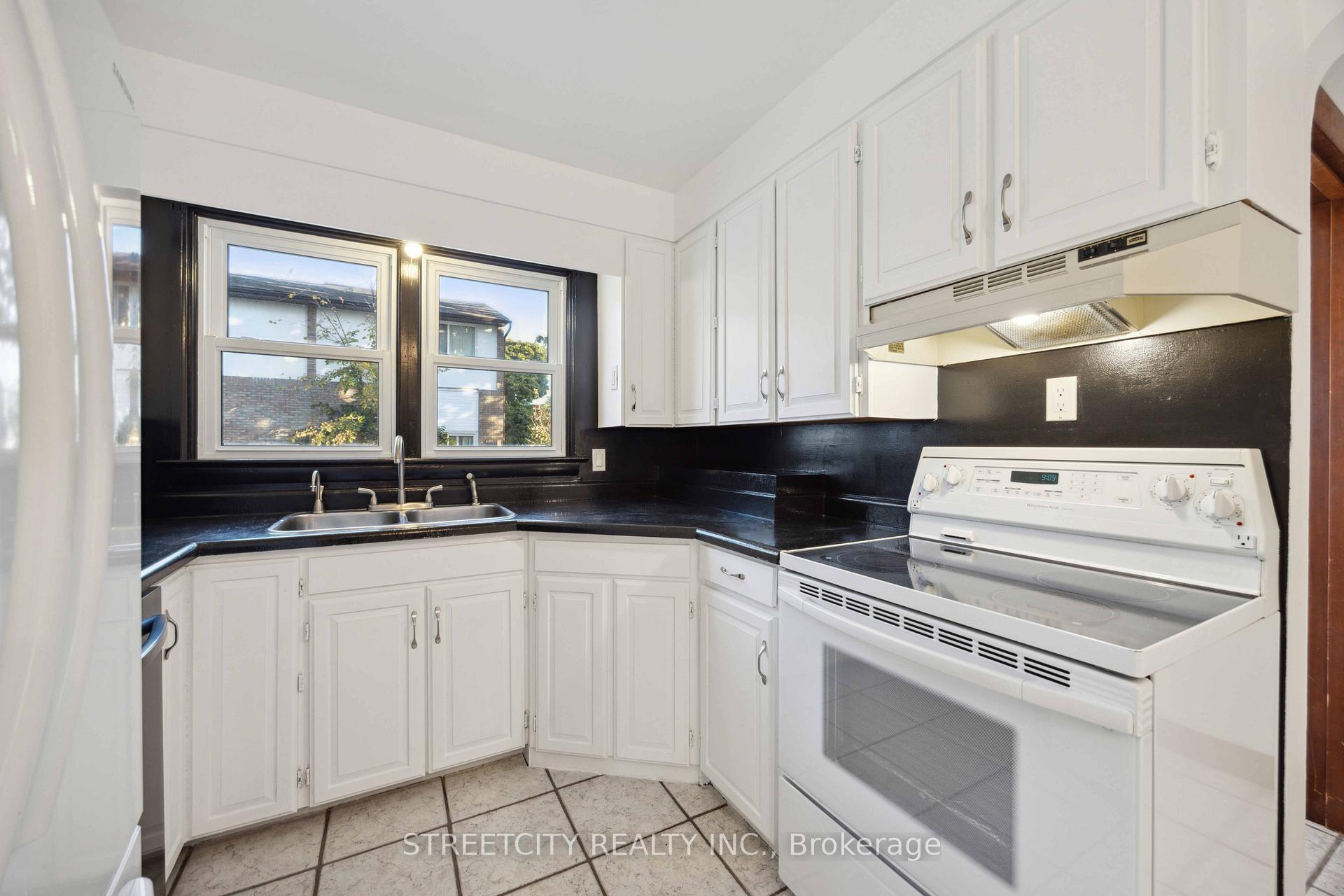Photo 5 of 359 Murray Street, St. Clair — HOMEH