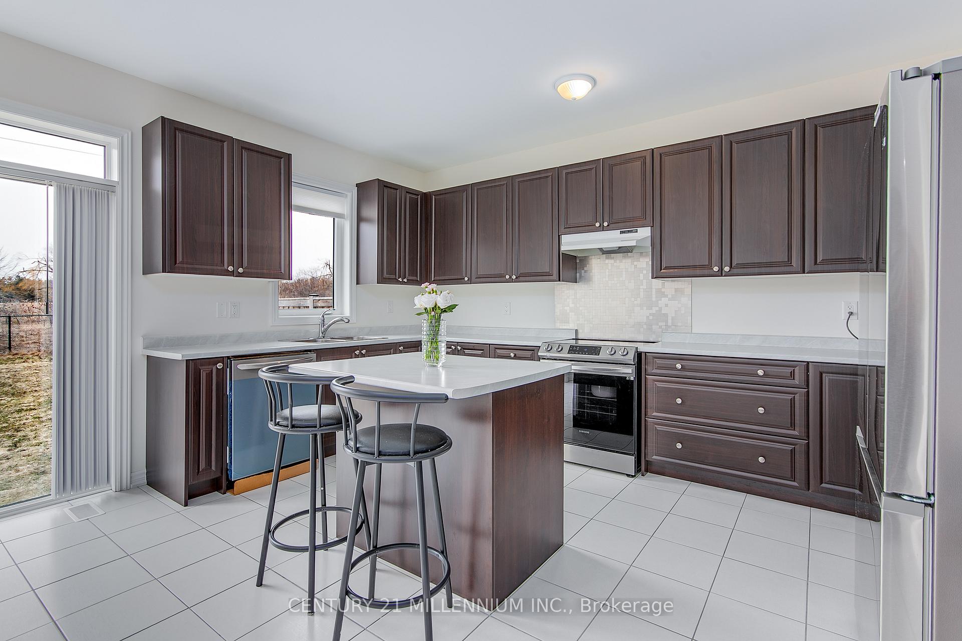 Photo 13 of 79 Rugman Crescent, Springwater, Centre Vespra — HOMEH