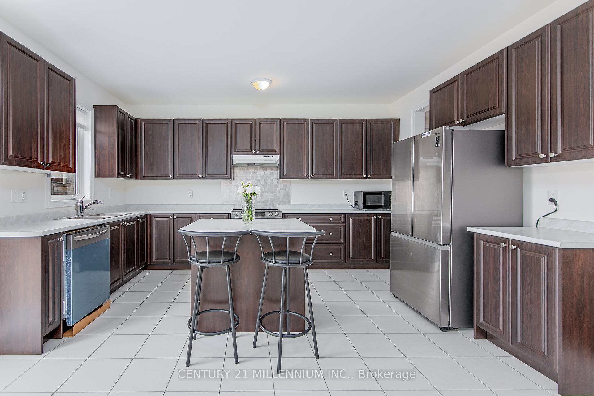Photo 14 of 79 Rugman Crescent, Springwater, Centre Vespra — HOMEH