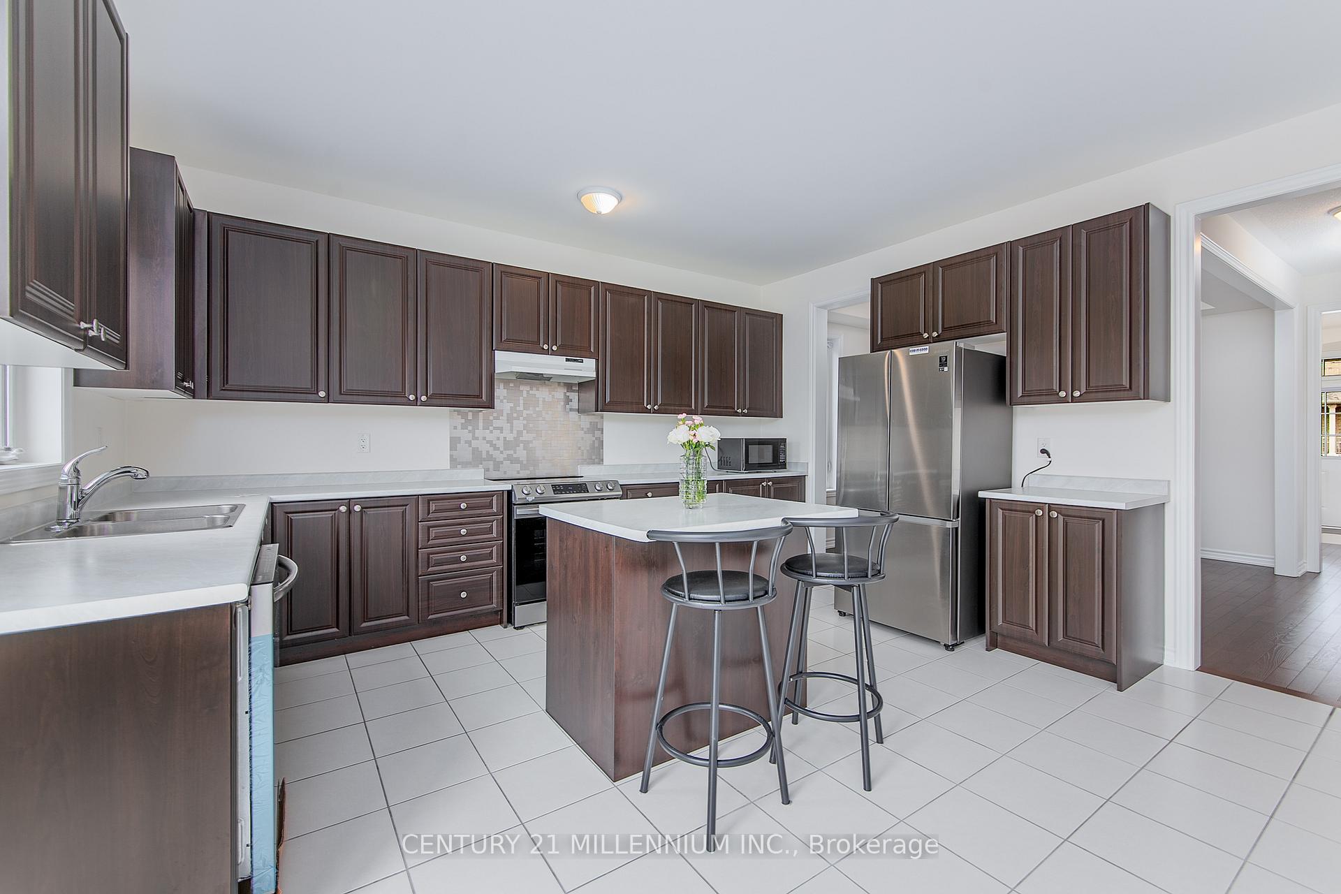Photo 15 of 79 Rugman Crescent, Springwater, Centre Vespra — HOMEH