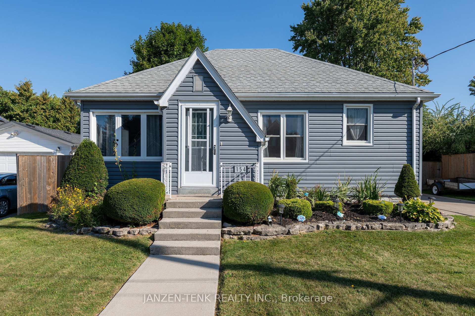 Photo 2 of 154 Elm Street, St. Thomas — HOMEH