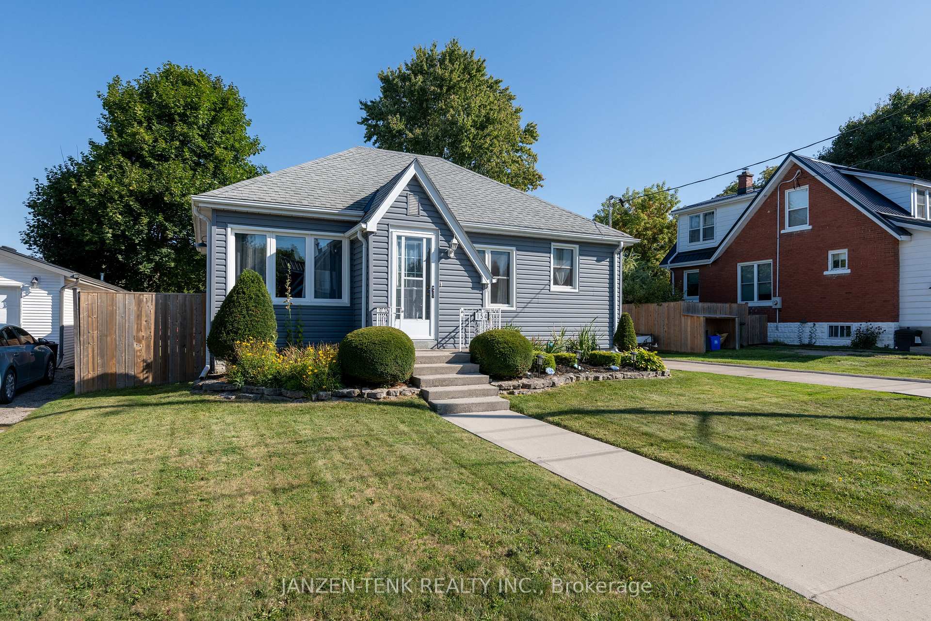 Photo 3 of 154 Elm Street, St. Thomas — HOMEH