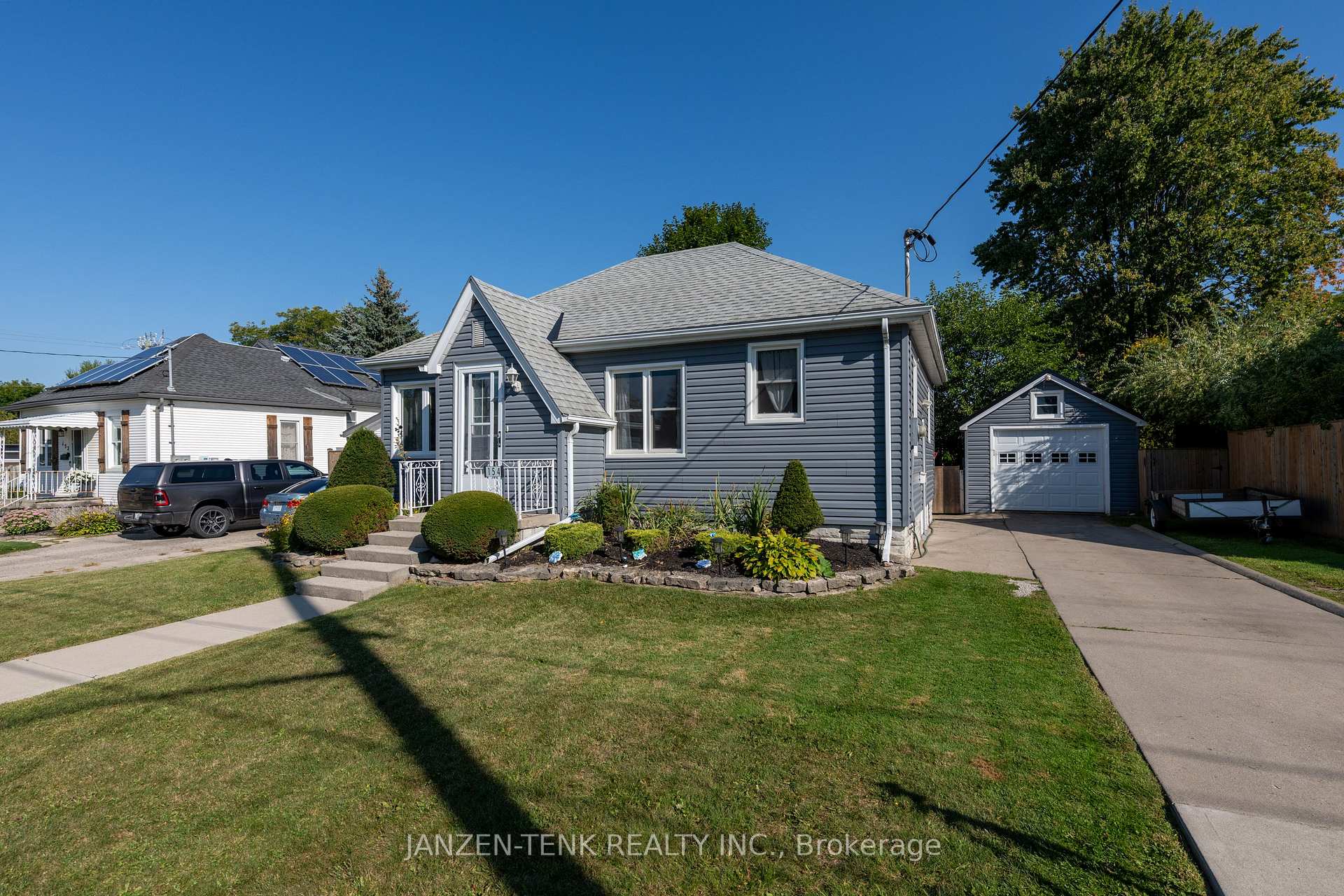 Photo 4 of 154 Elm Street, St. Thomas — HOMEH