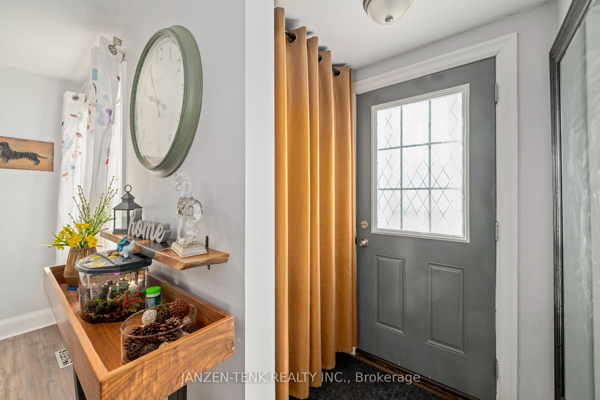 Photo 10 of 154 Elm Street, St. Thomas — HOMEH