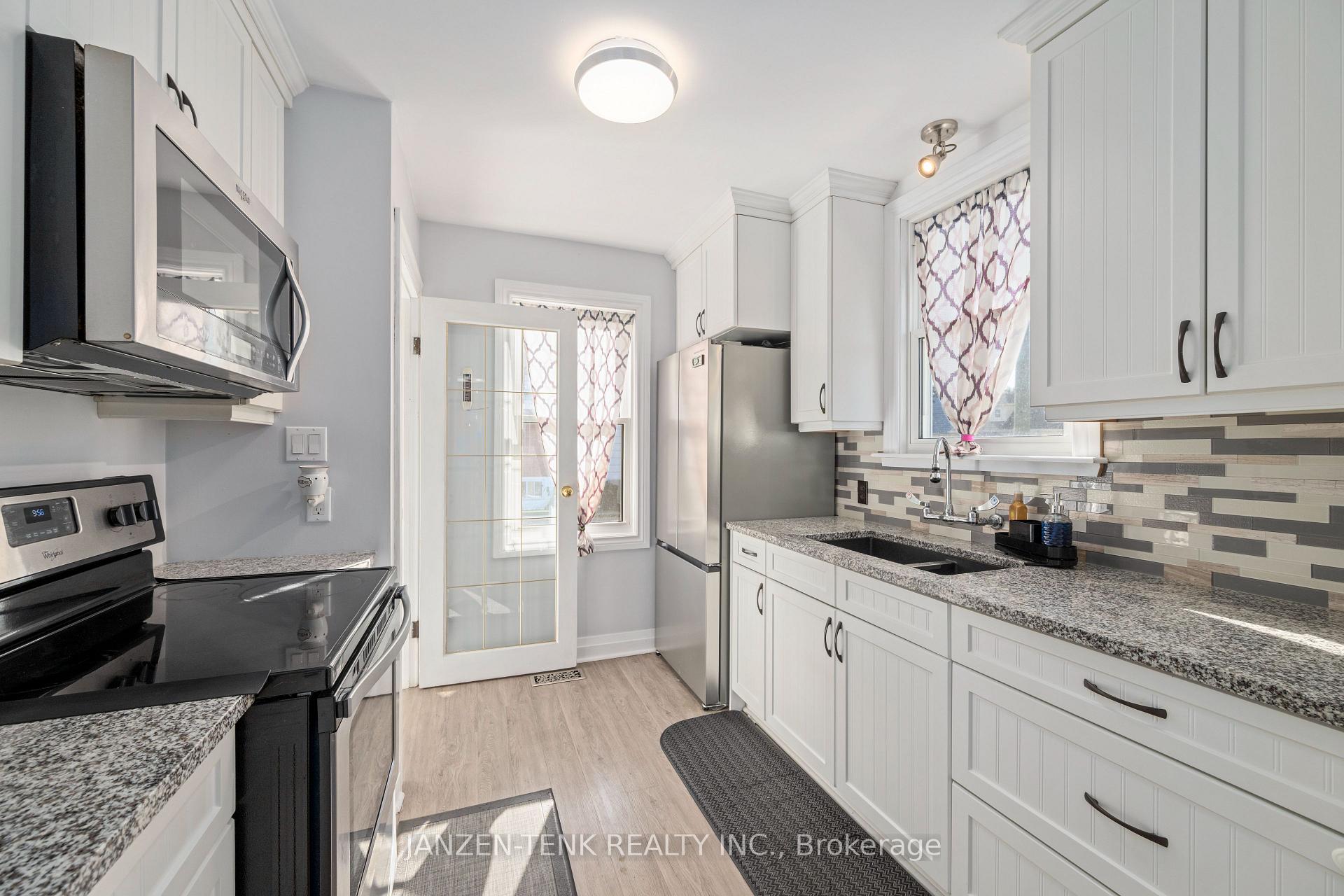 Photo 11 of 154 Elm Street, St. Thomas — HOMEH
