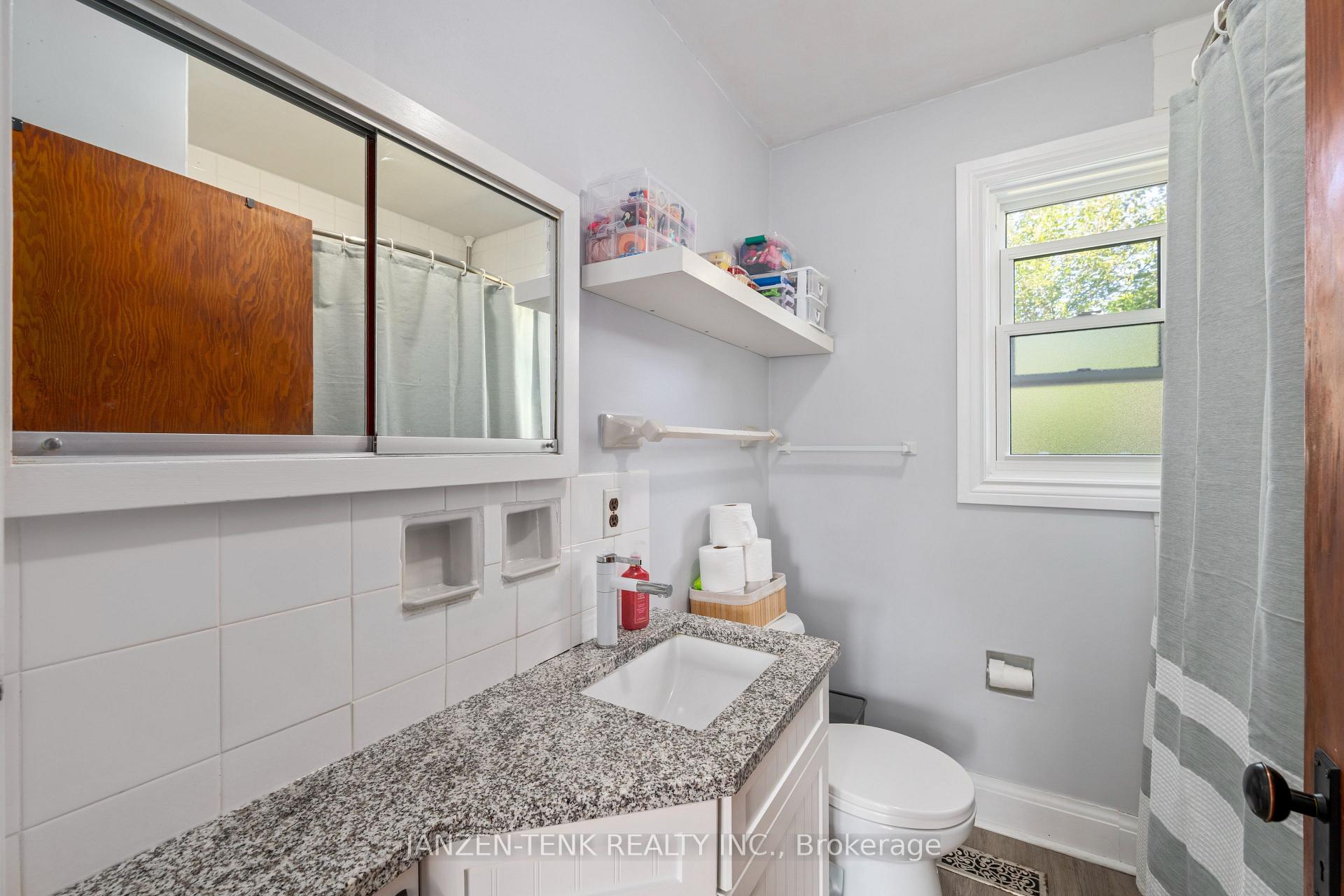 Photo 14 of 154 Elm Street, St. Thomas — HOMEH