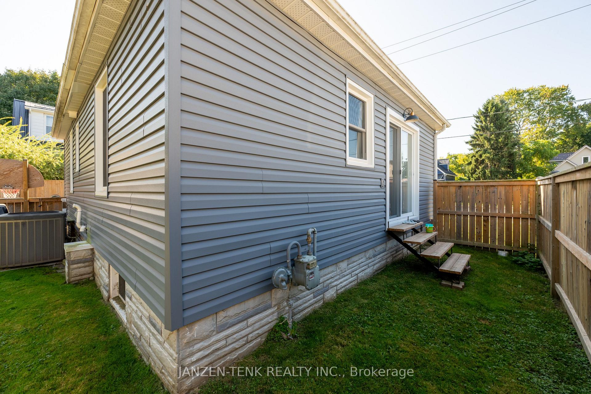 Photo 33 of 154 Elm Street, St. Thomas — HOMEH