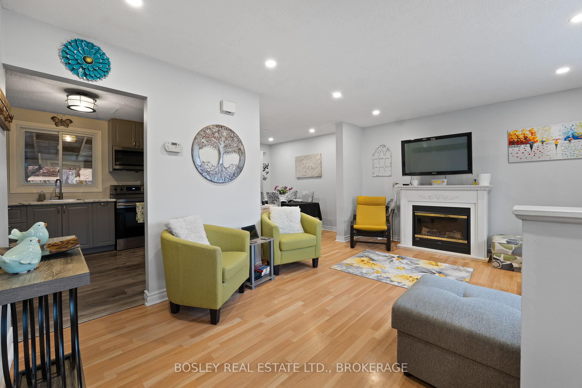 Photo 2 of 26 Allan Drive, St. Catharines, Fairview — HOMEH