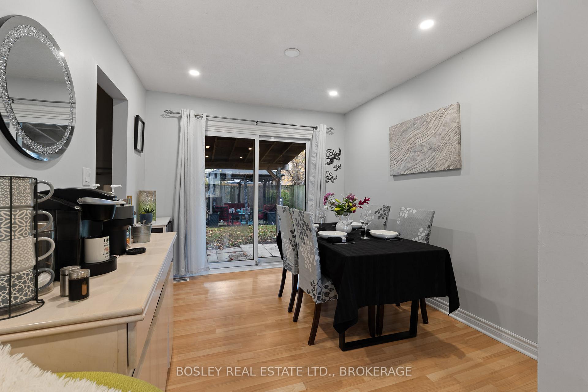 Photo 5 of 26 Allan Drive, St. Catharines, Fairview — HOMEH