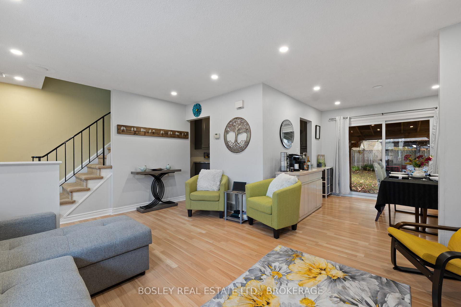 Photo 6 of 26 Allan Drive, St. Catharines, Fairview — HOMEH