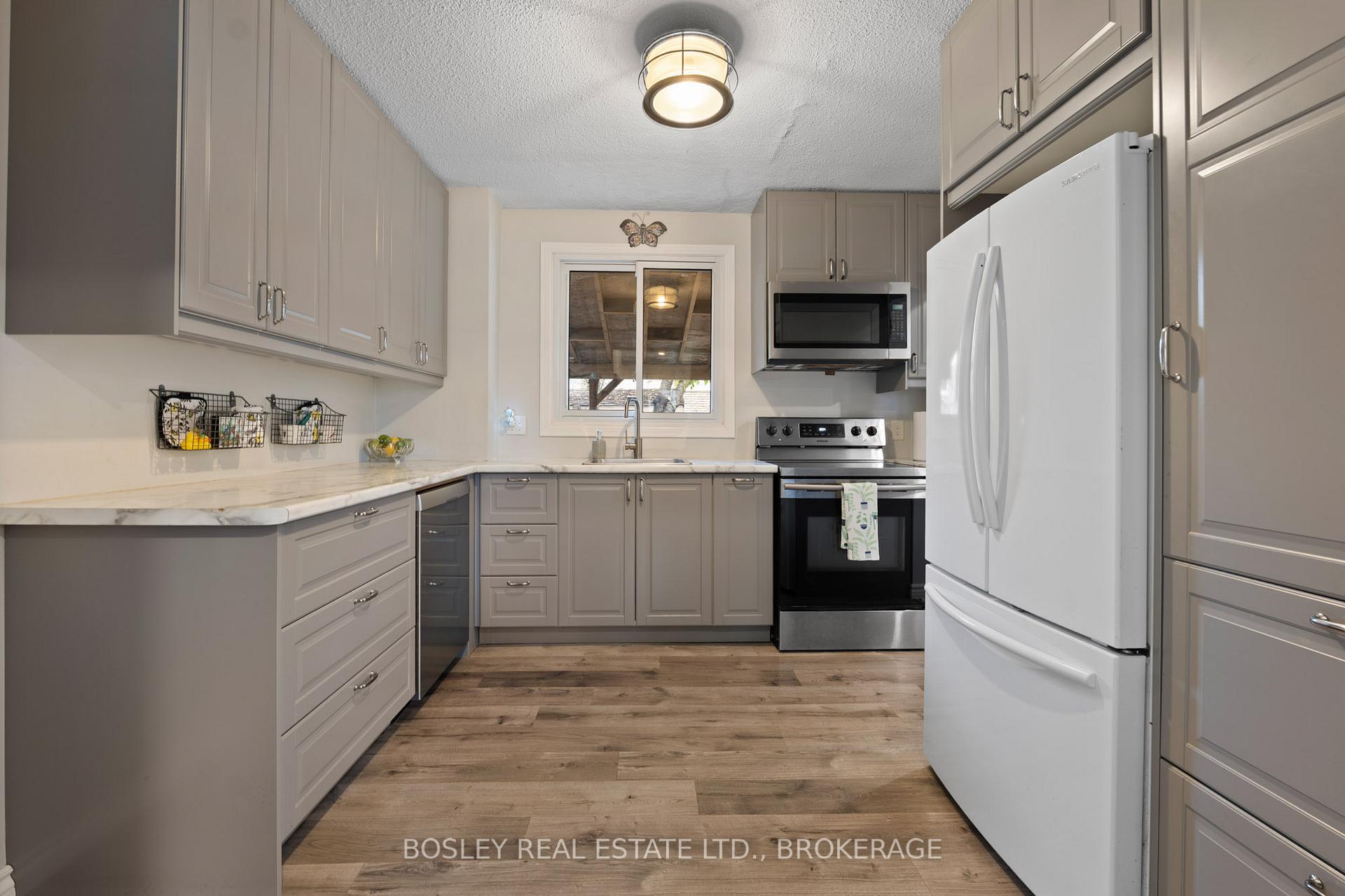 Photo 8 of 26 Allan Drive, St. Catharines, Fairview — HOMEH