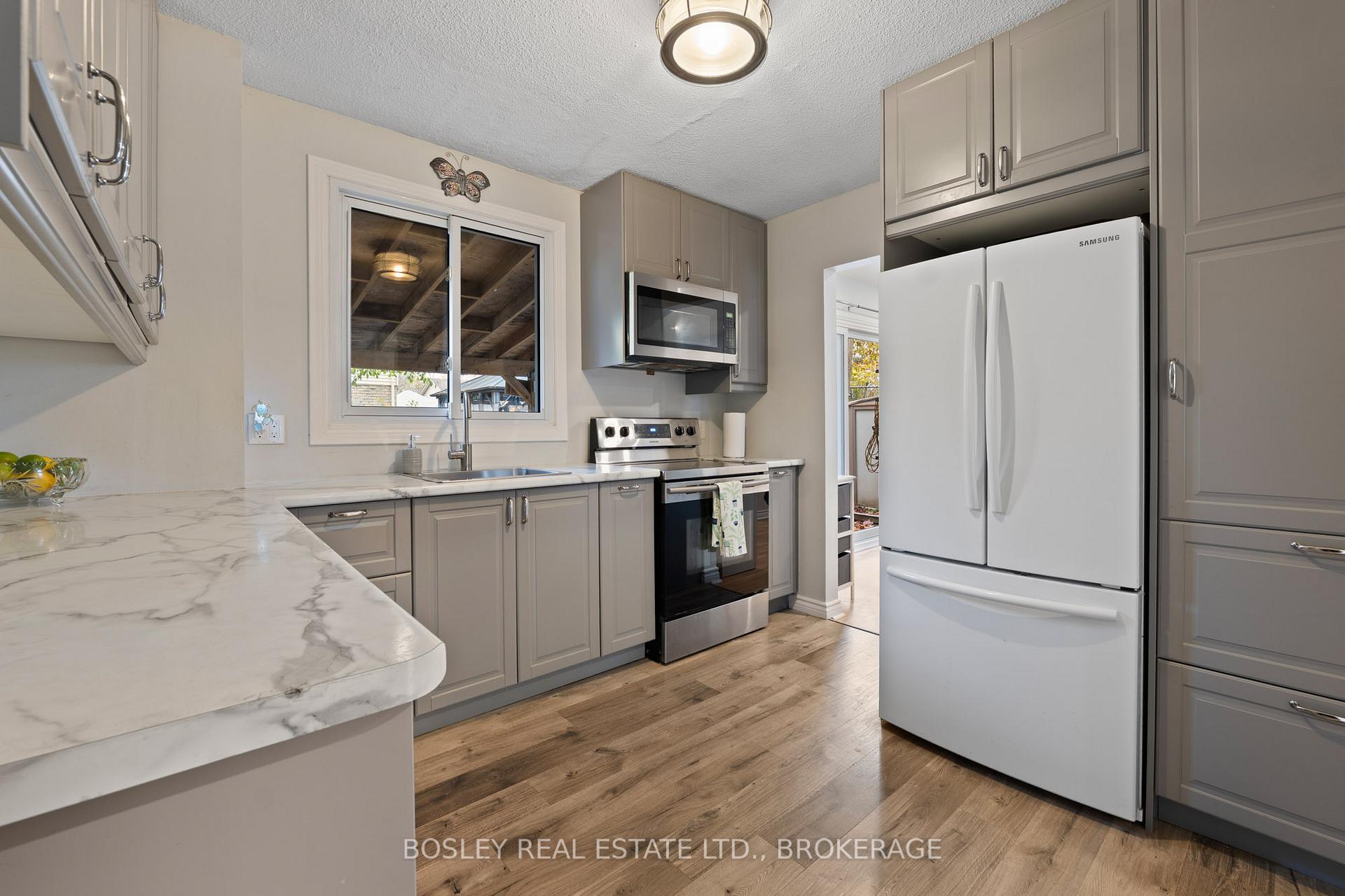 Photo 9 of 26 Allan Drive, St. Catharines, Fairview — HOMEH