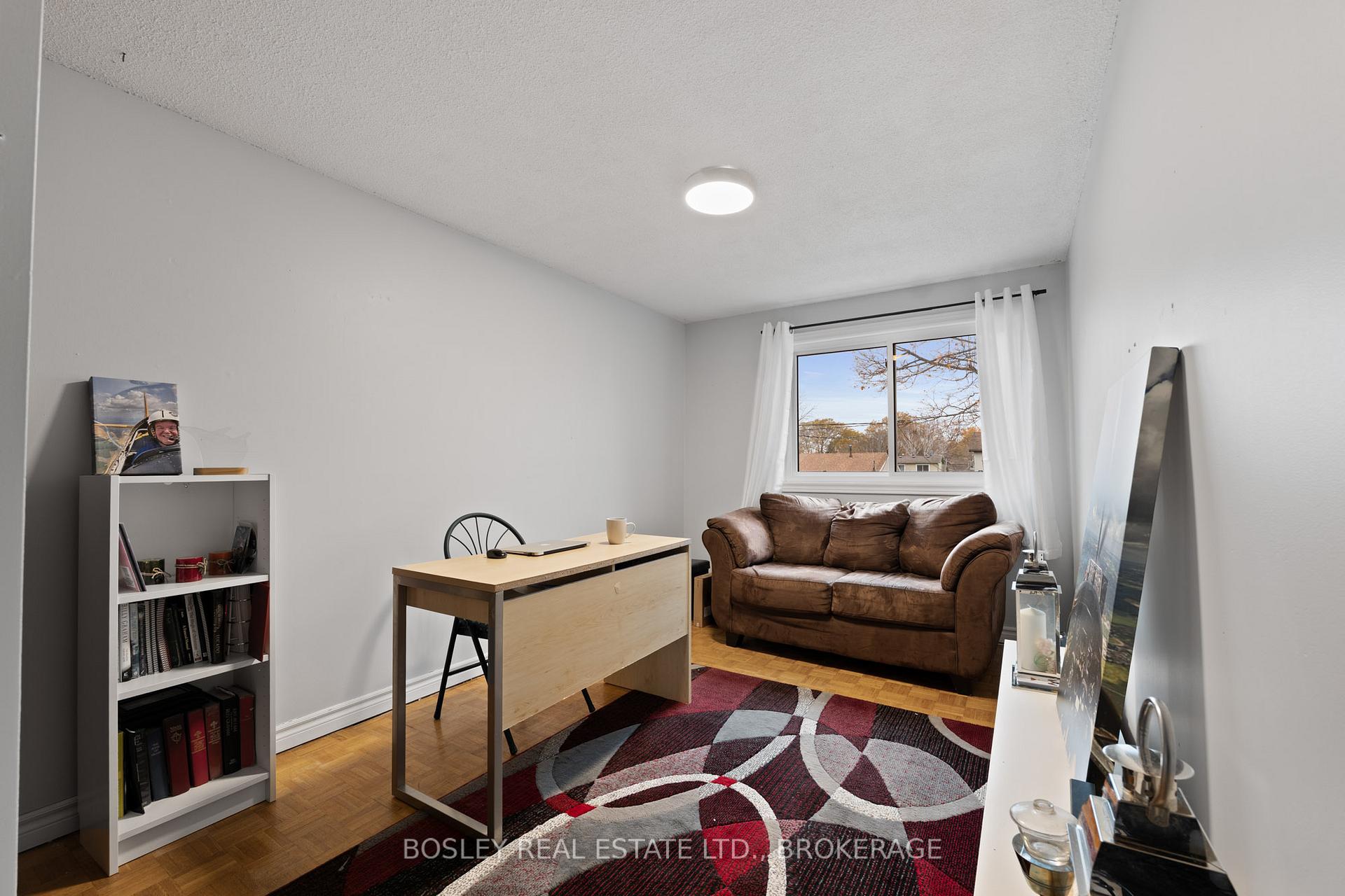 Photo 17 of 26 Allan Drive, St. Catharines, Fairview — HOMEH