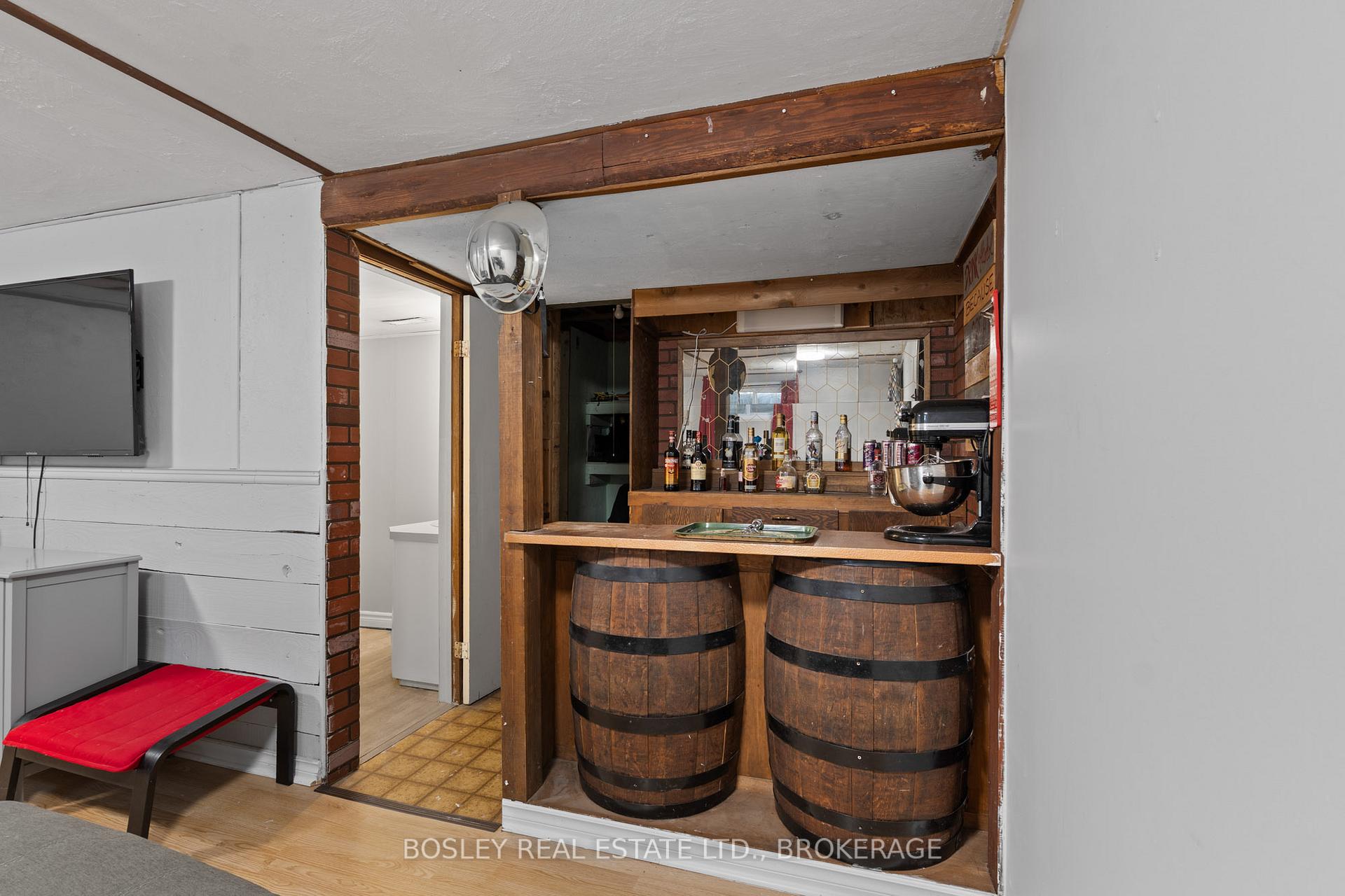 Photo 21 of 26 Allan Drive, St. Catharines, Fairview — HOMEH