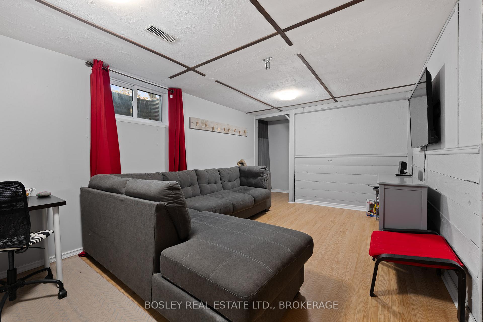 Photo 22 of 26 Allan Drive, St. Catharines, Fairview — HOMEH
