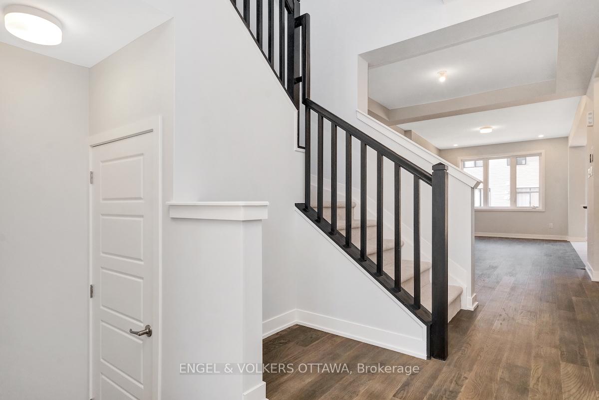 Photo 3 of 371 Crossway Terrace, Ottawa, Stittsville (North) — HOMEH