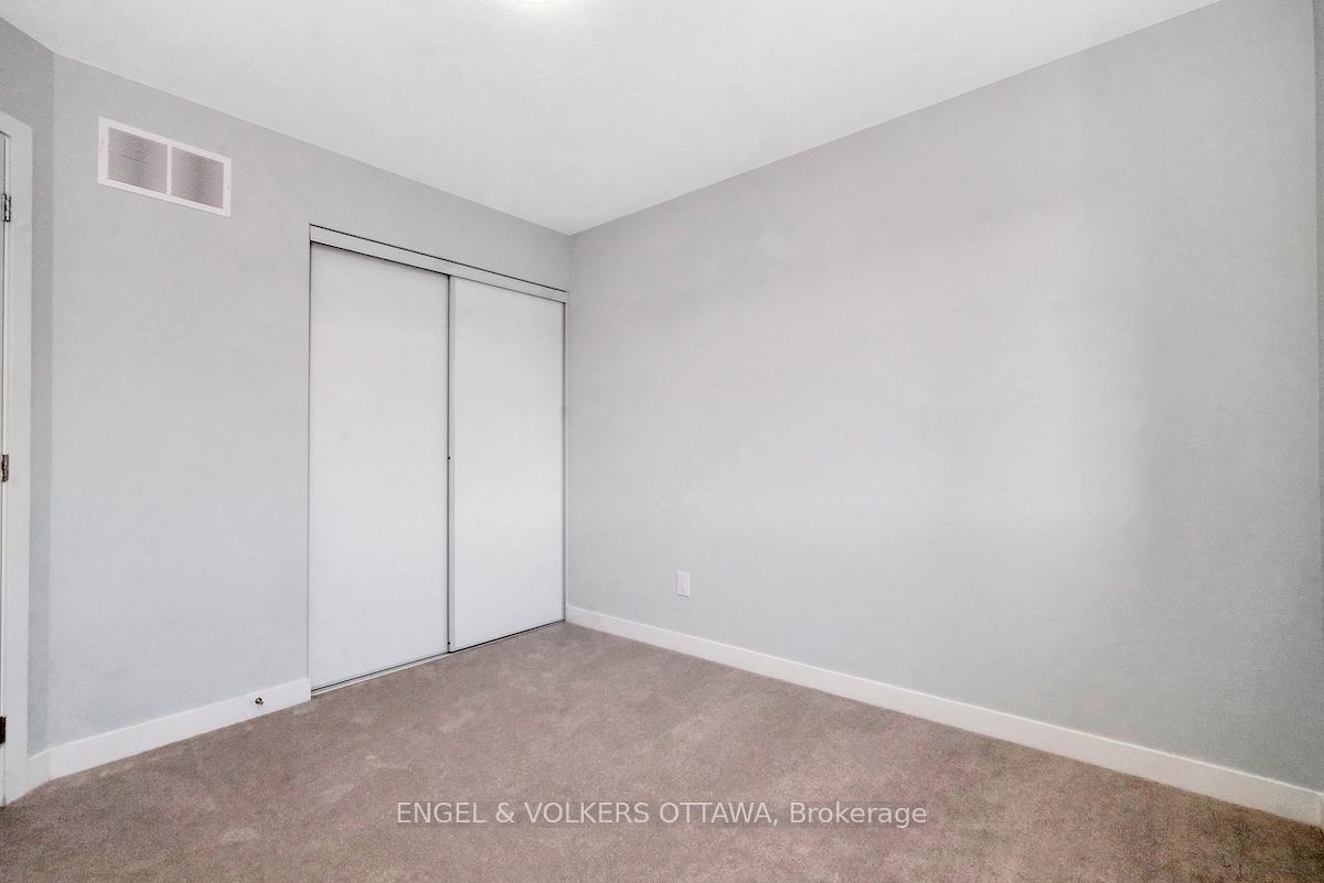 Photo 12 of 371 Crossway Terrace, Ottawa, Stittsville (North) — HOMEH