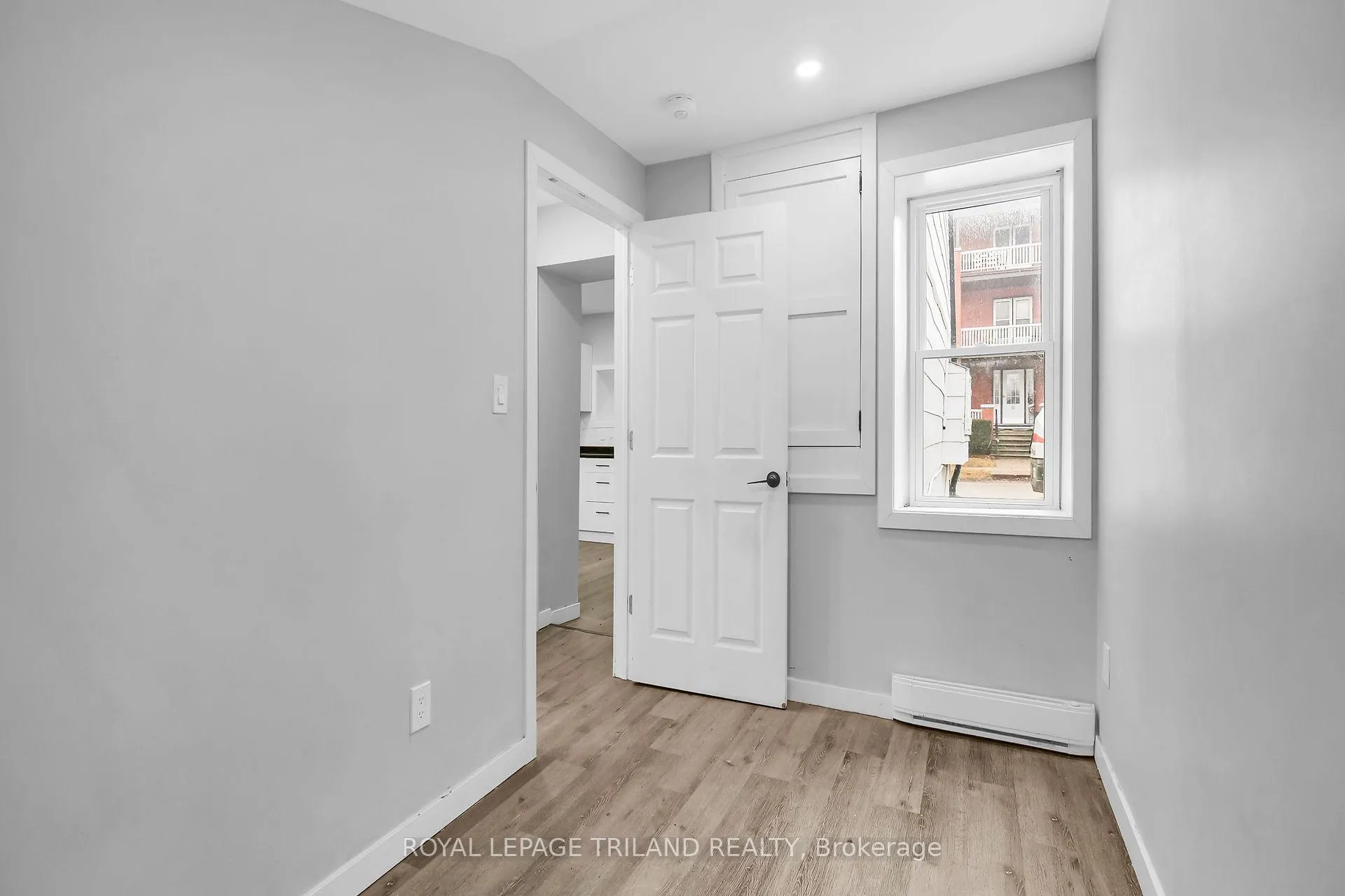 Photo 8 of 11 Scott Street, St. Thomas — HOMEH