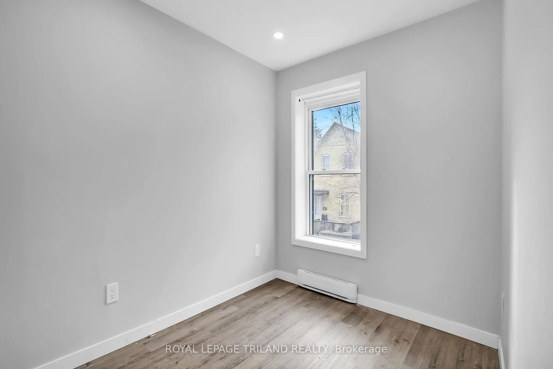 Photo 11 of 11 Scott Street, St. Thomas — HOMEH