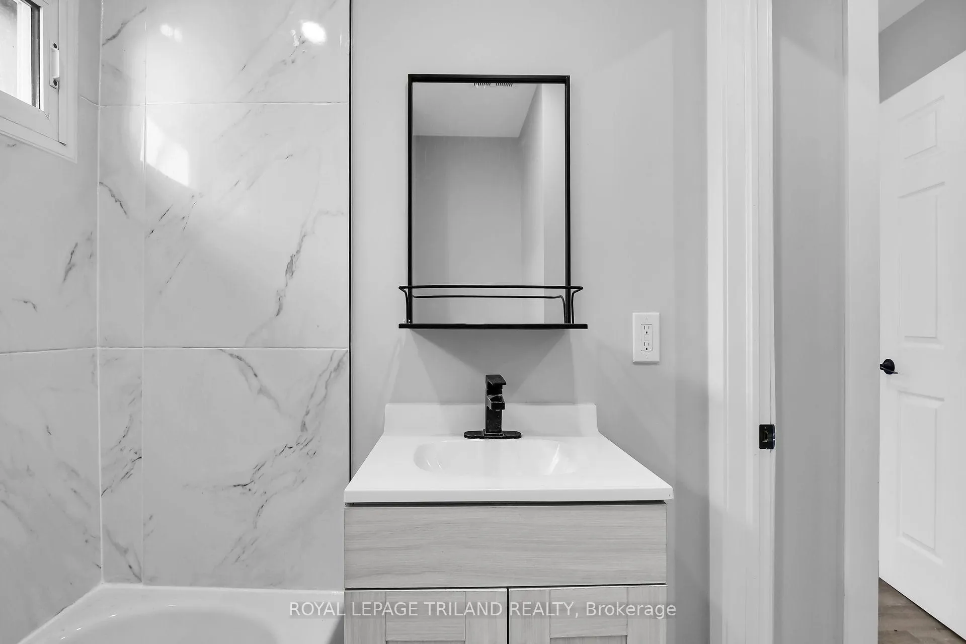 Photo 17 of 11 Scott Street, St. Thomas — HOMEH