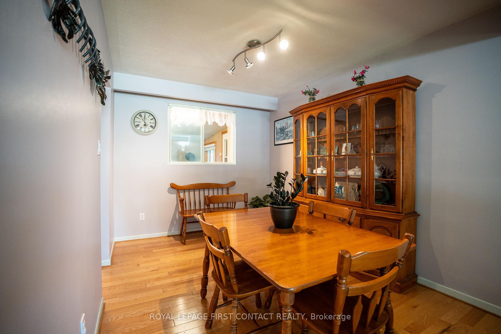 Photo 3 of 11 Ritchie Crescent, Springwater, Elmvale — HOMEH