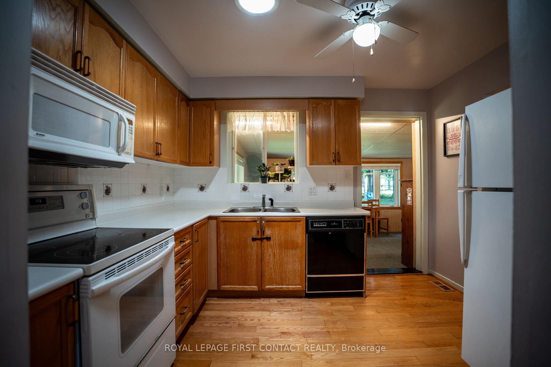 Photo 5 of 11 Ritchie Crescent, Springwater, Elmvale — HOMEH