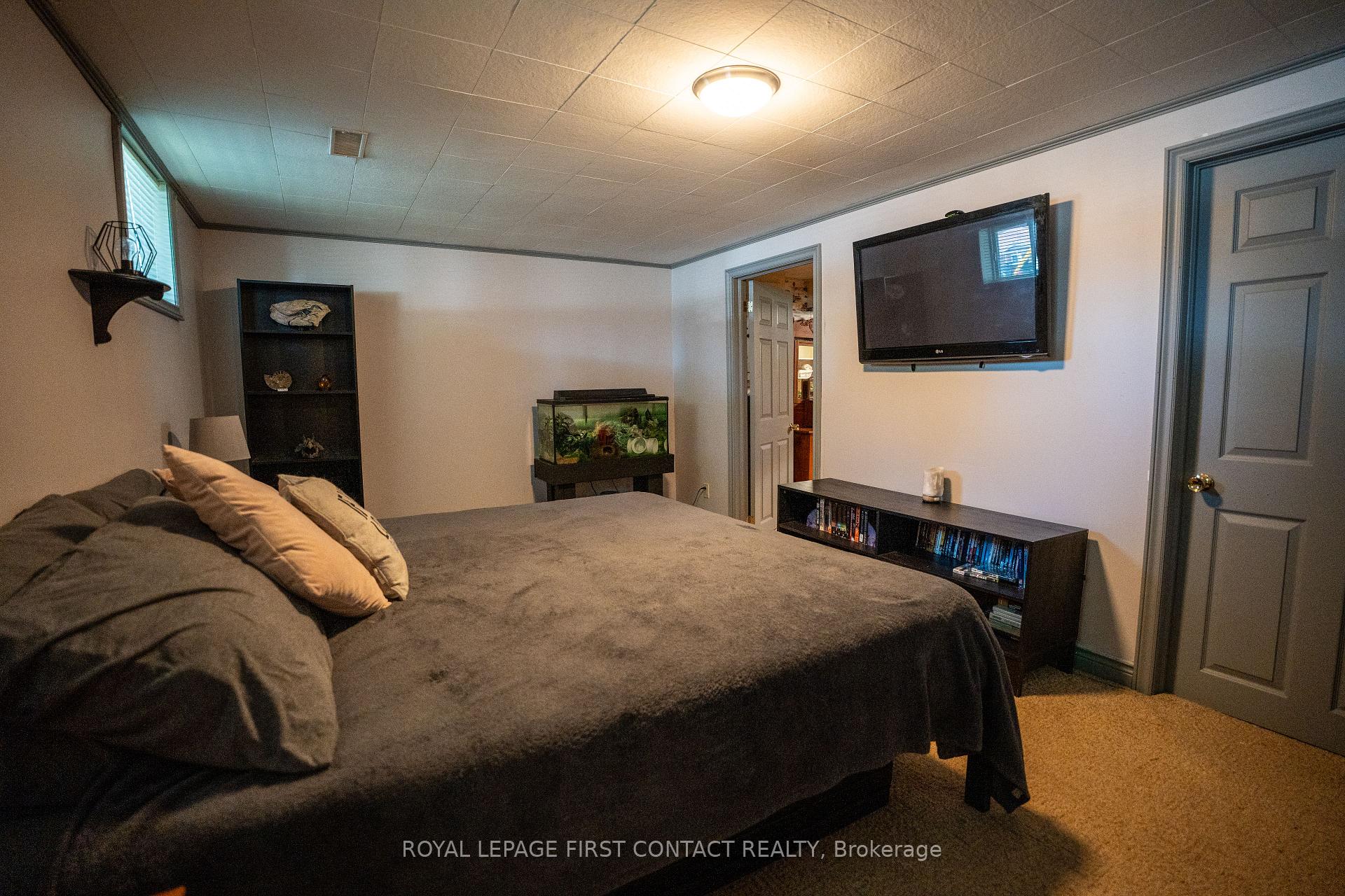 Photo 10 of 11 Ritchie Crescent, Springwater, Elmvale — HOMEH