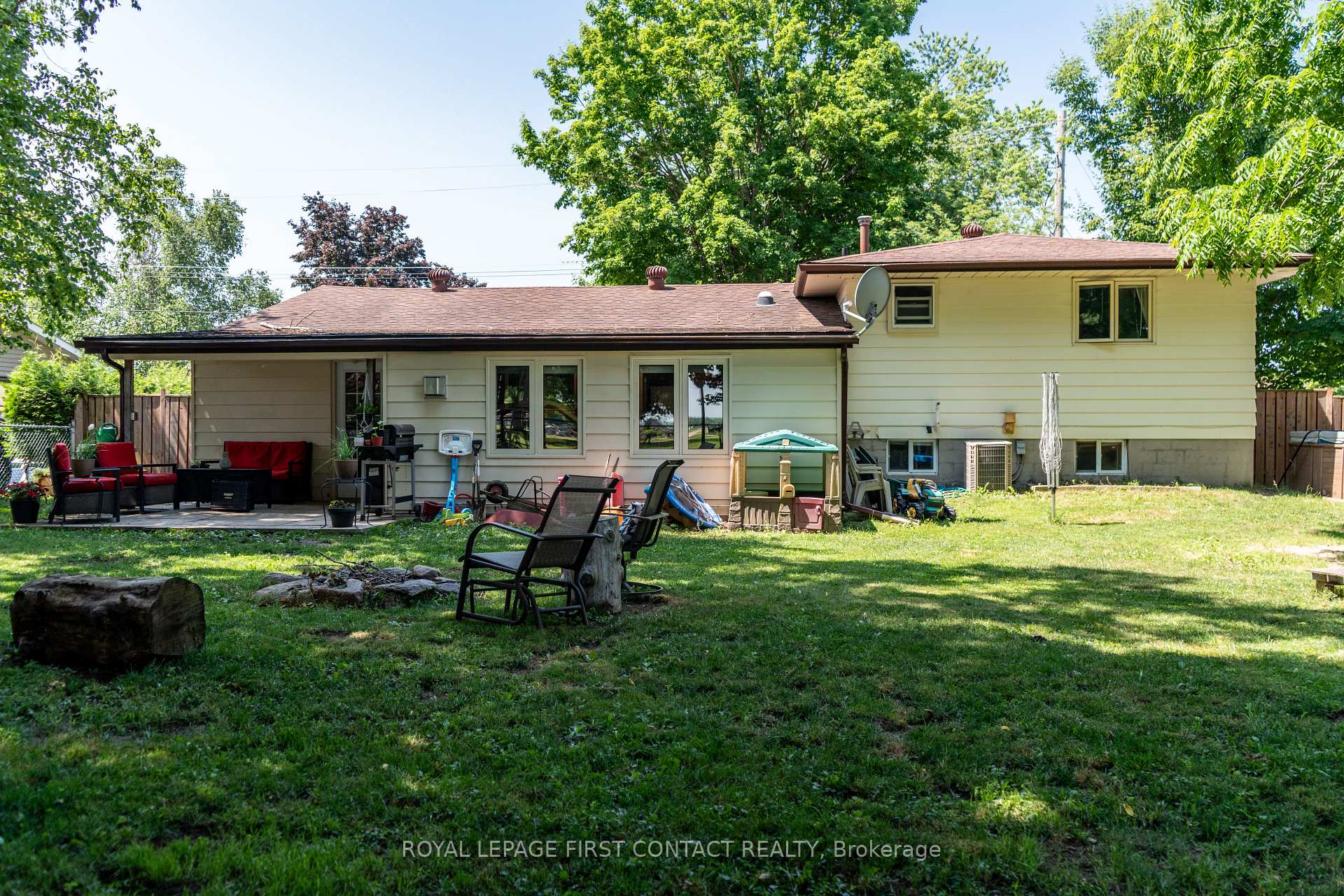 Photo 17 of 11 Ritchie Crescent, Springwater, Elmvale — HOMEH