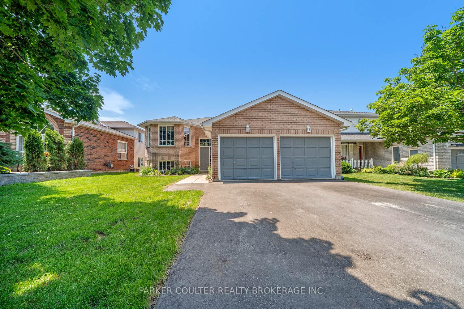 Photo 2 of 32 Ritchie Crescent, Springwater, Elmvale — HOMEH