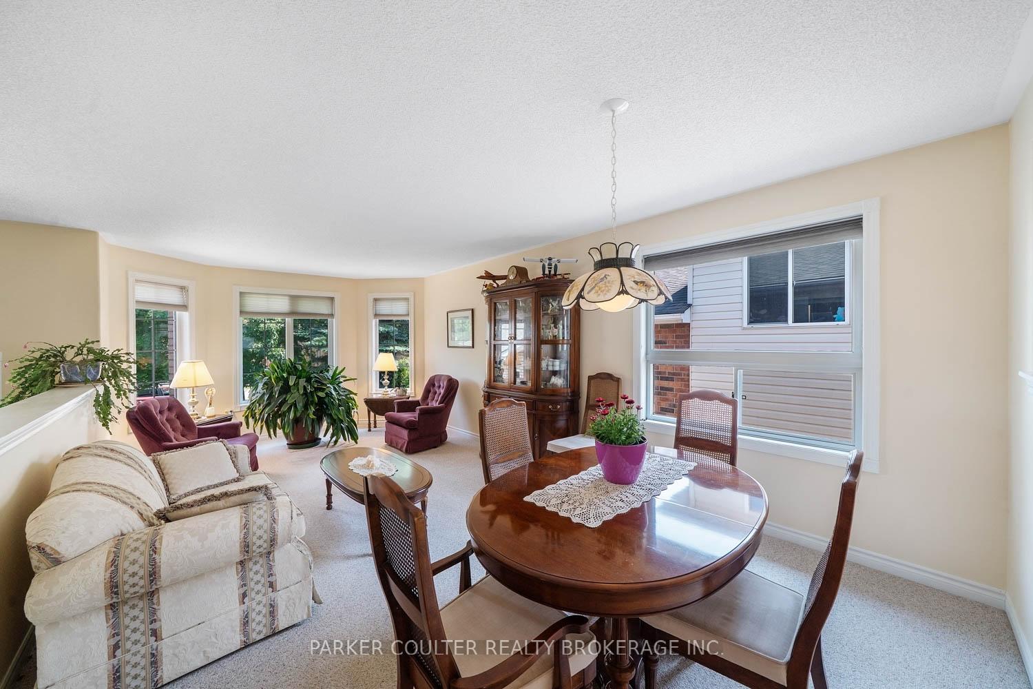Photo 5 of 32 Ritchie Crescent, Springwater, Elmvale — HOMEH