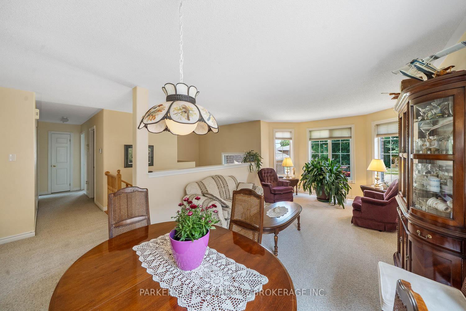 Photo 7 of 32 Ritchie Crescent, Springwater, Elmvale — HOMEH