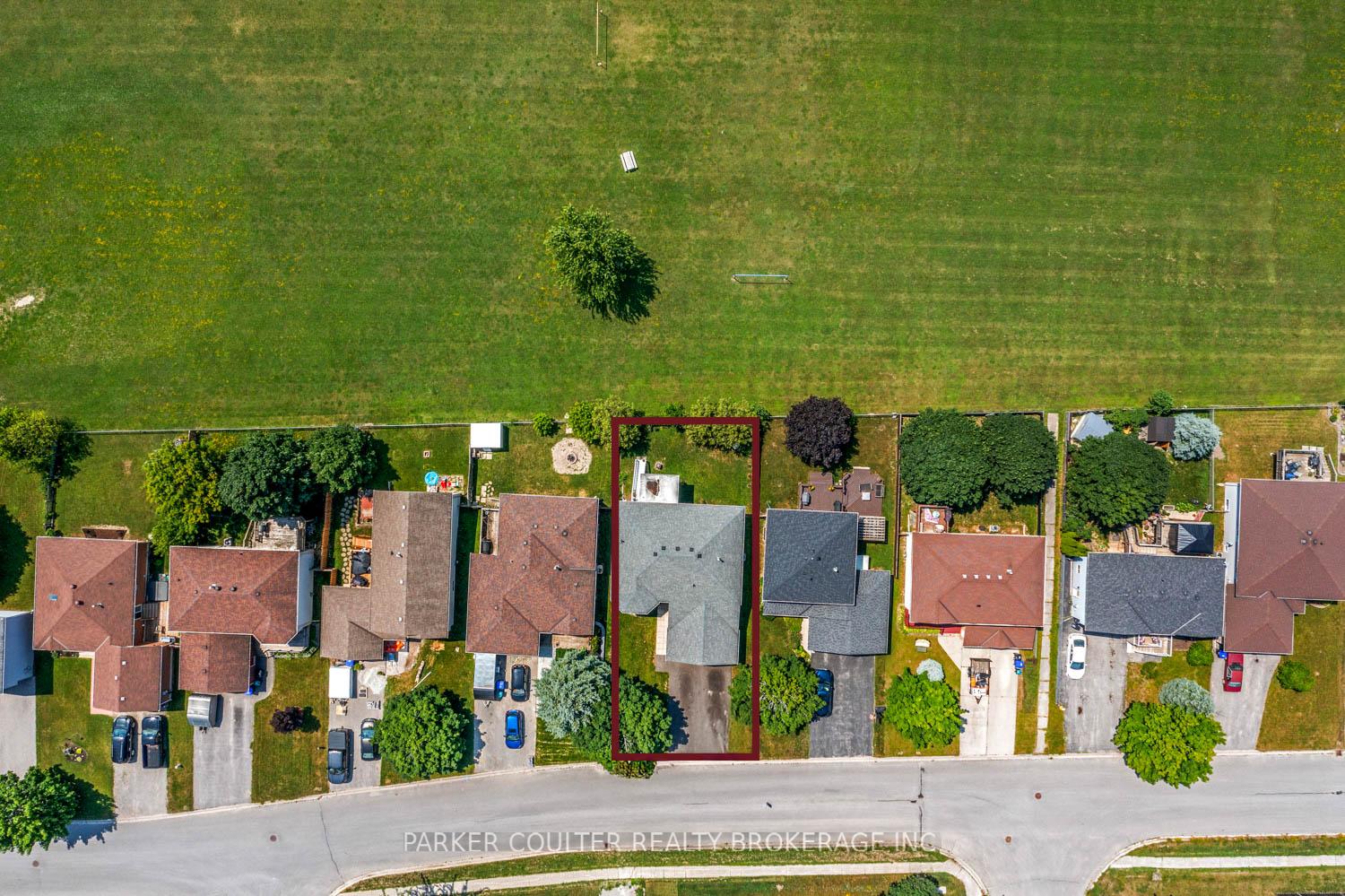 Photo 33 of 32 Ritchie Crescent, Springwater, Elmvale — HOMEH