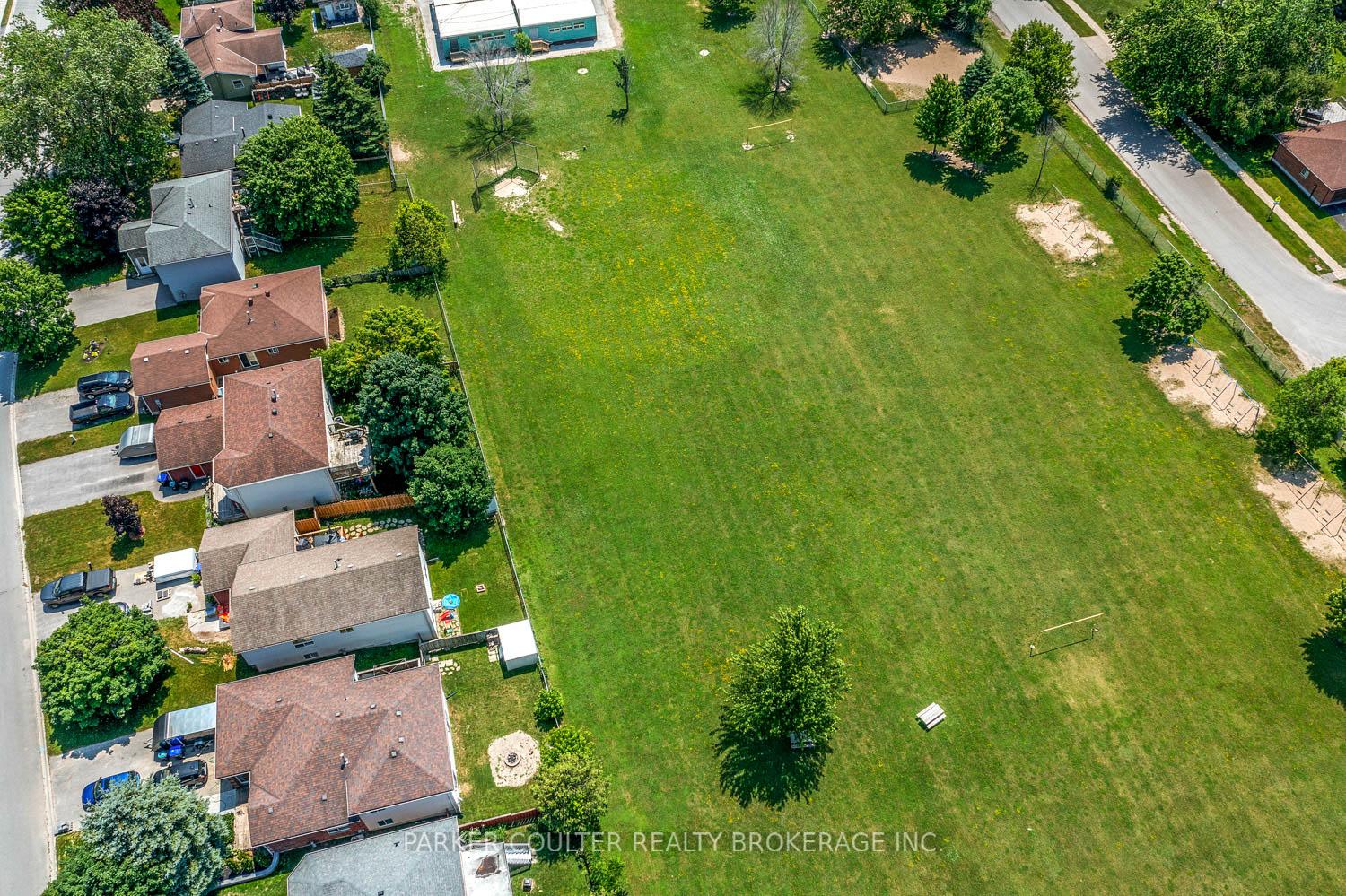 Photo 37 of 32 Ritchie Crescent, Springwater, Elmvale — HOMEH