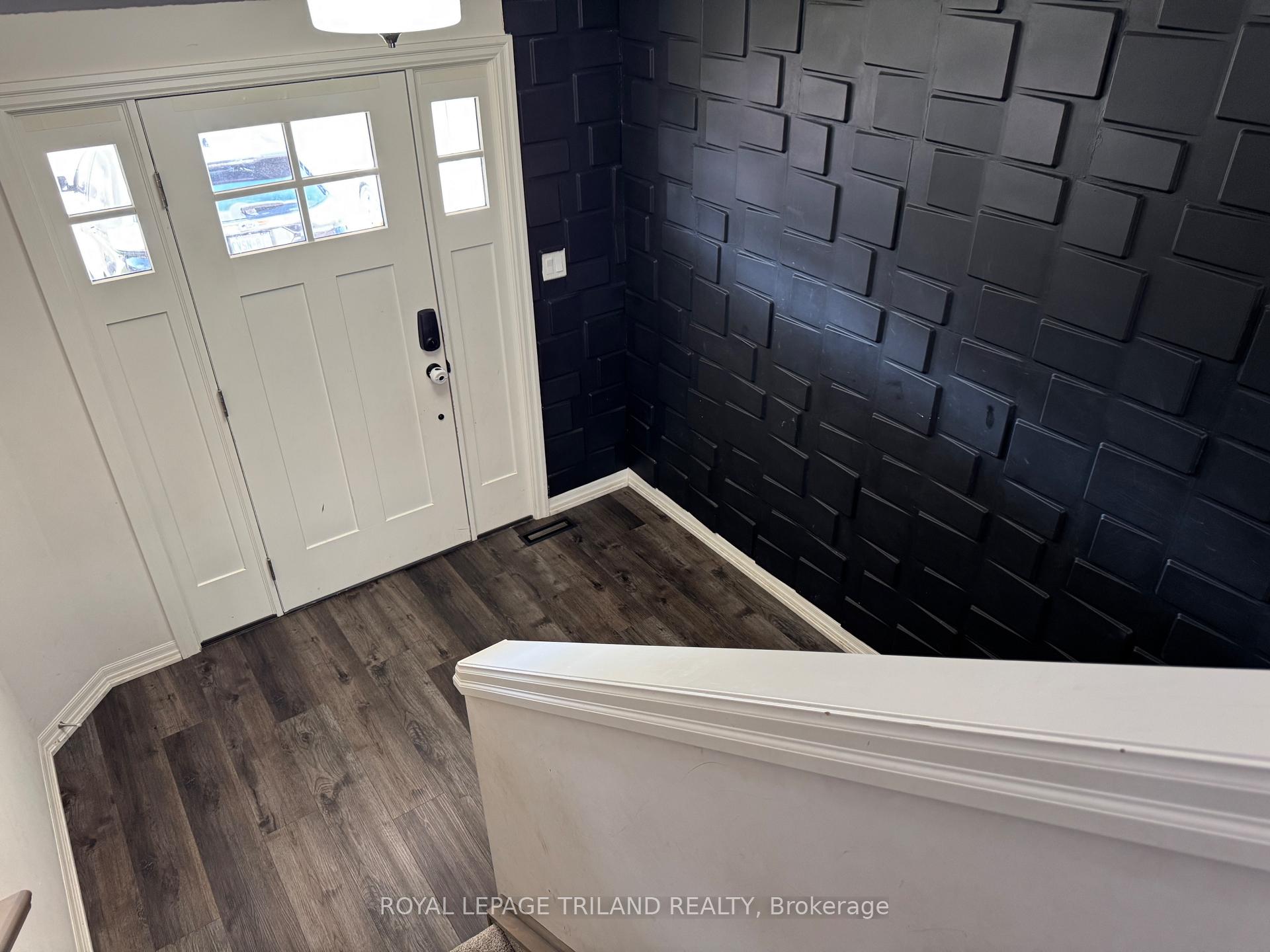 Photo 3 of Unit UPPER, 41 Cortland Terrace, St. Thomas — HOMEH