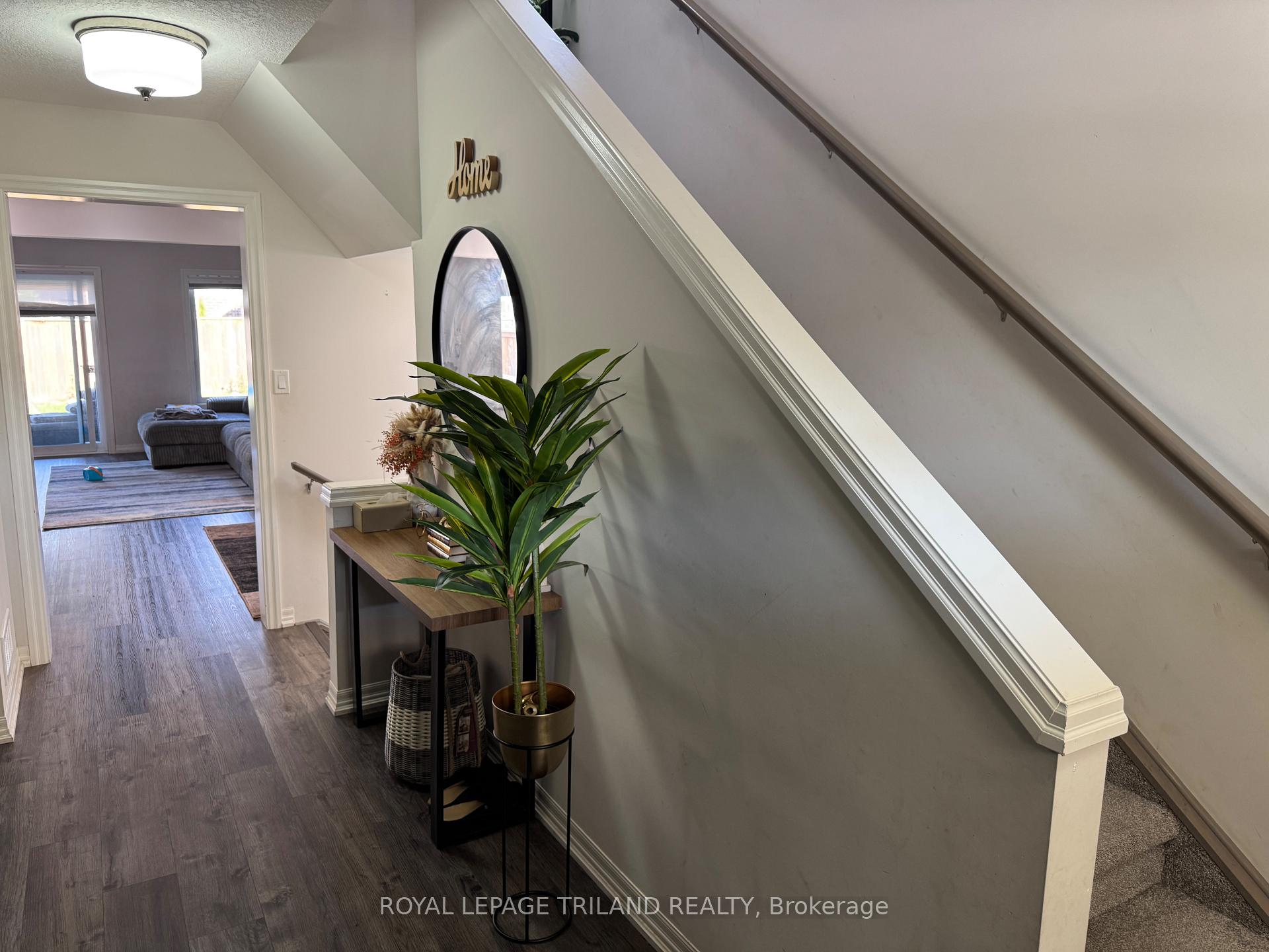 Photo 4 of Unit UPPER, 41 Cortland Terrace, St. Thomas — HOMEH