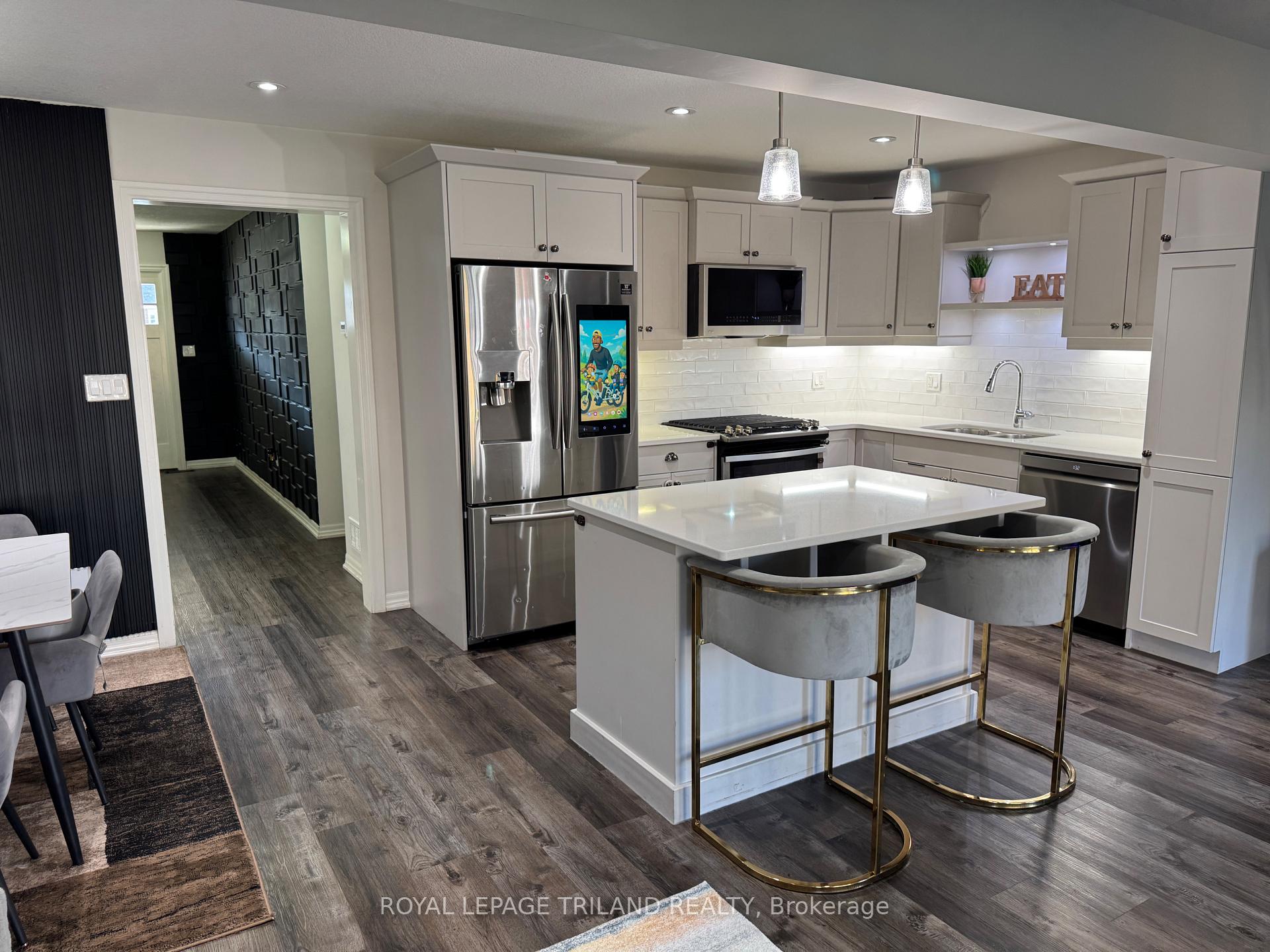 Photo 7 of Unit UPPER, 41 Cortland Terrace, St. Thomas — HOMEH