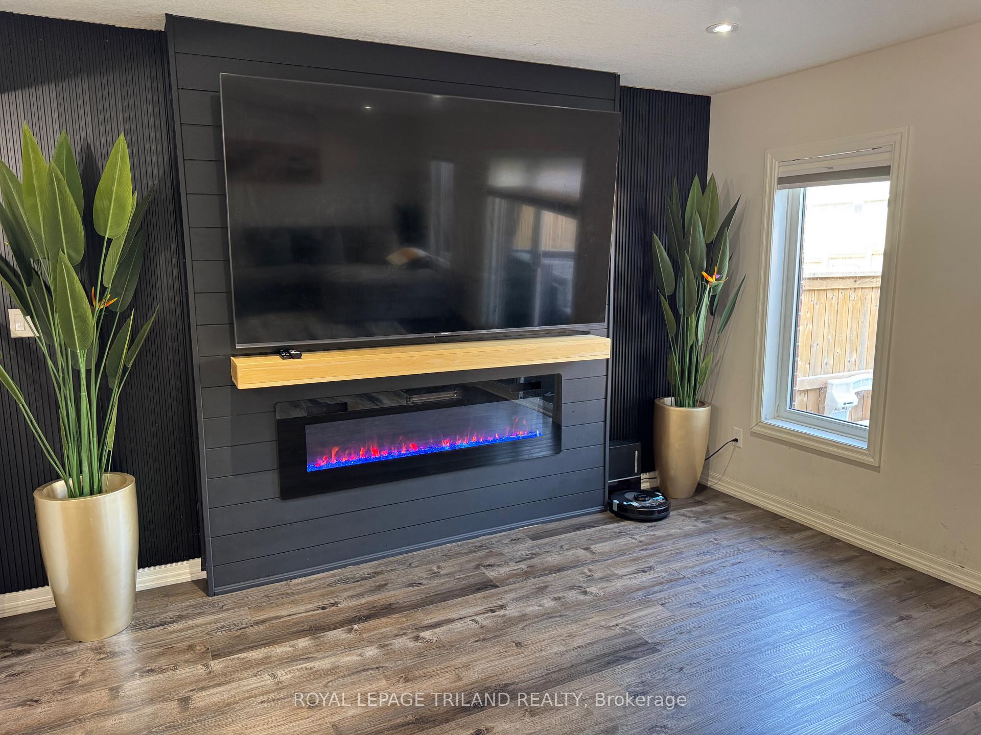 Photo 11 of Unit UPPER, 41 Cortland Terrace, St. Thomas — HOMEH