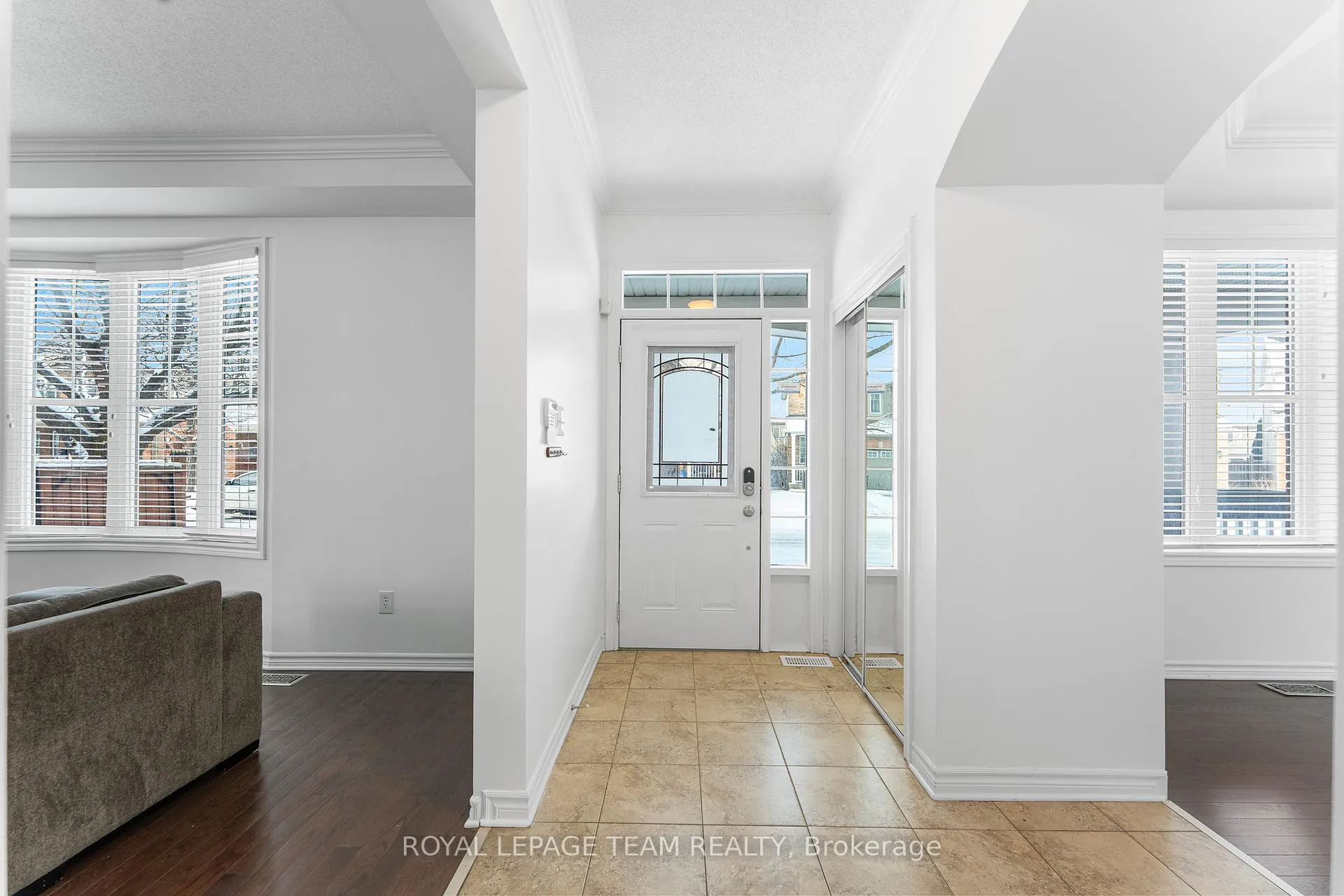 Photo 5 of 221 Kohilo Crescent, Ottawa, Stittsville (North) — HOMEH