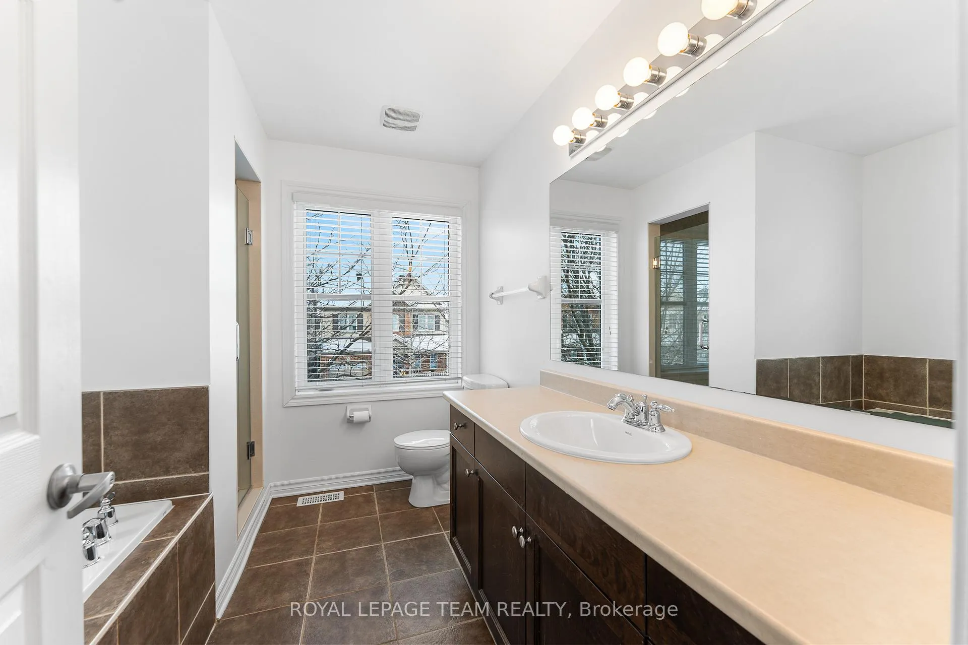 Photo 30 of 221 Kohilo Crescent, Ottawa, Stittsville (North) — HOMEH