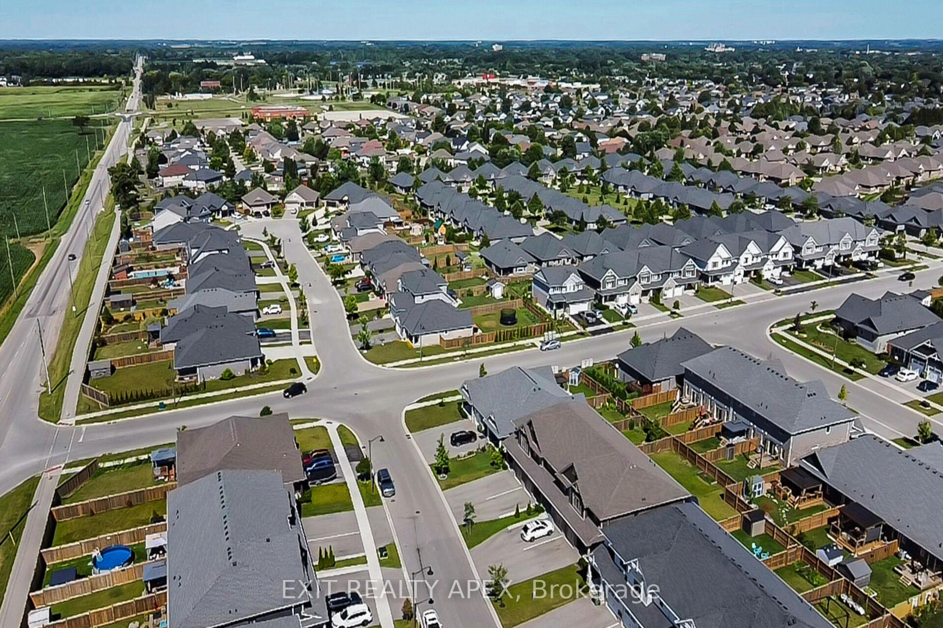 Photo 5 of 11 Charter Creek Court E, St. Thomas — HOMEH