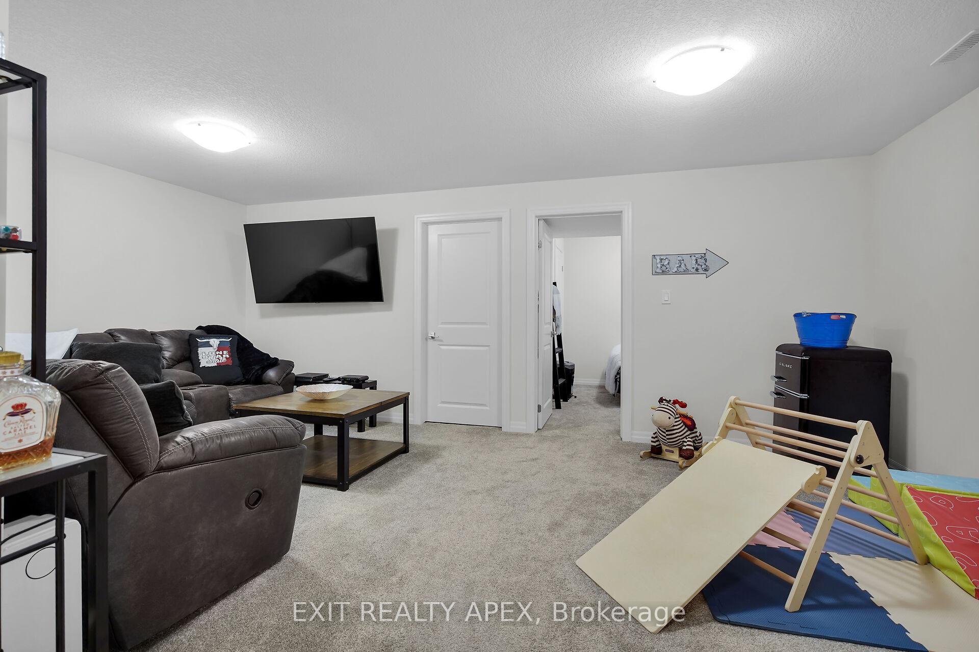 Photo 35 of 11 Charter Creek Court E, St. Thomas — HOMEH
