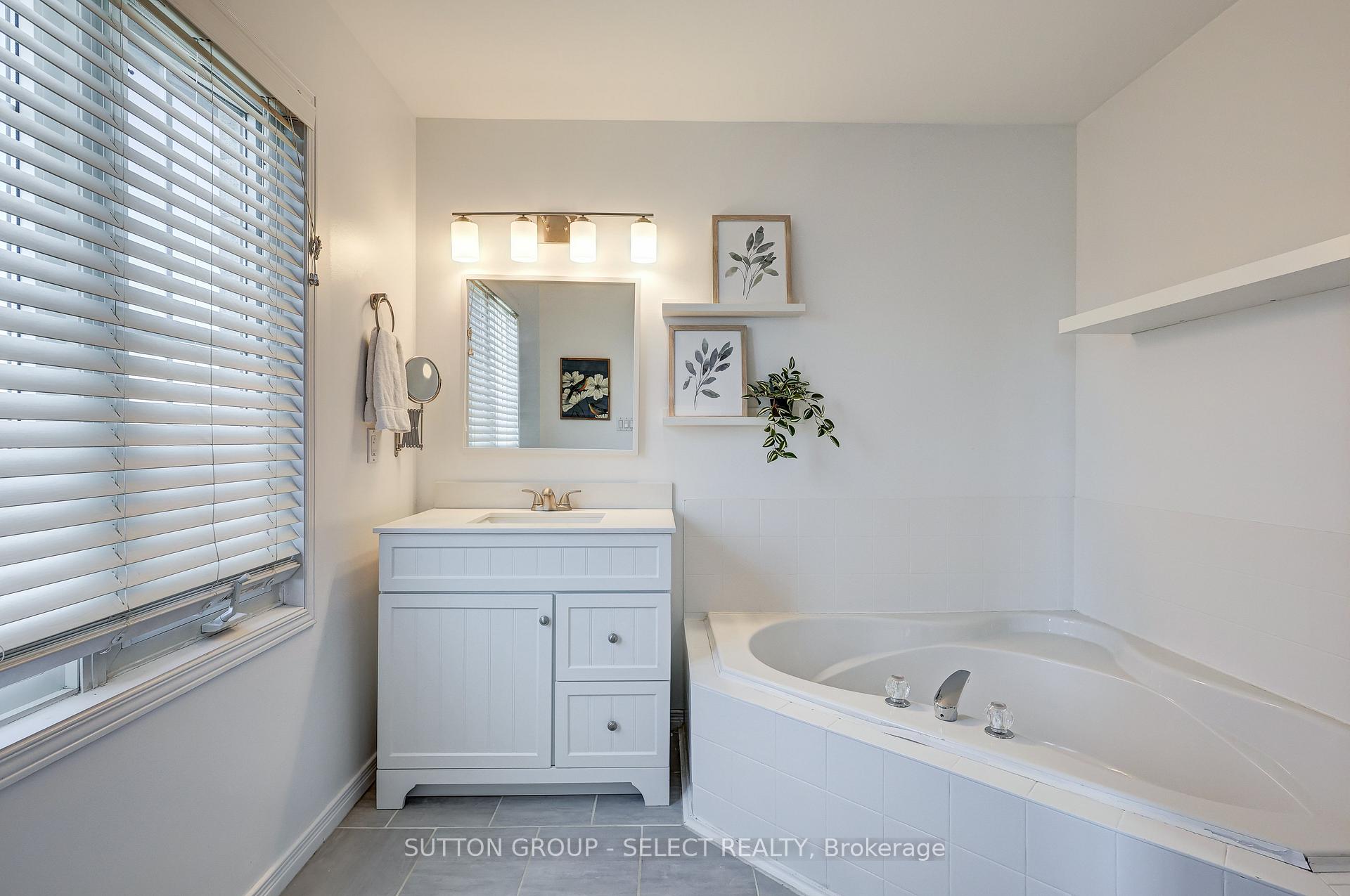 Photo 11 of 14 Ponsford Place, St. Thomas — HOMEH