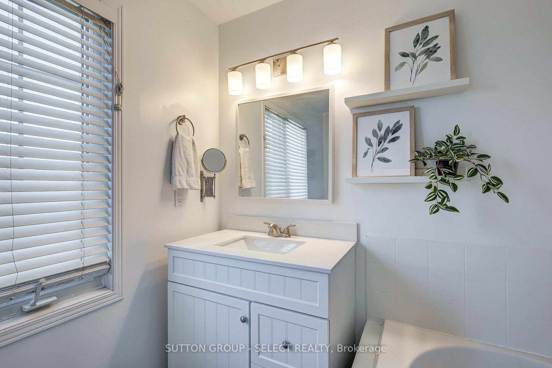 Photo 12 of 14 Ponsford Place, St. Thomas — HOMEH