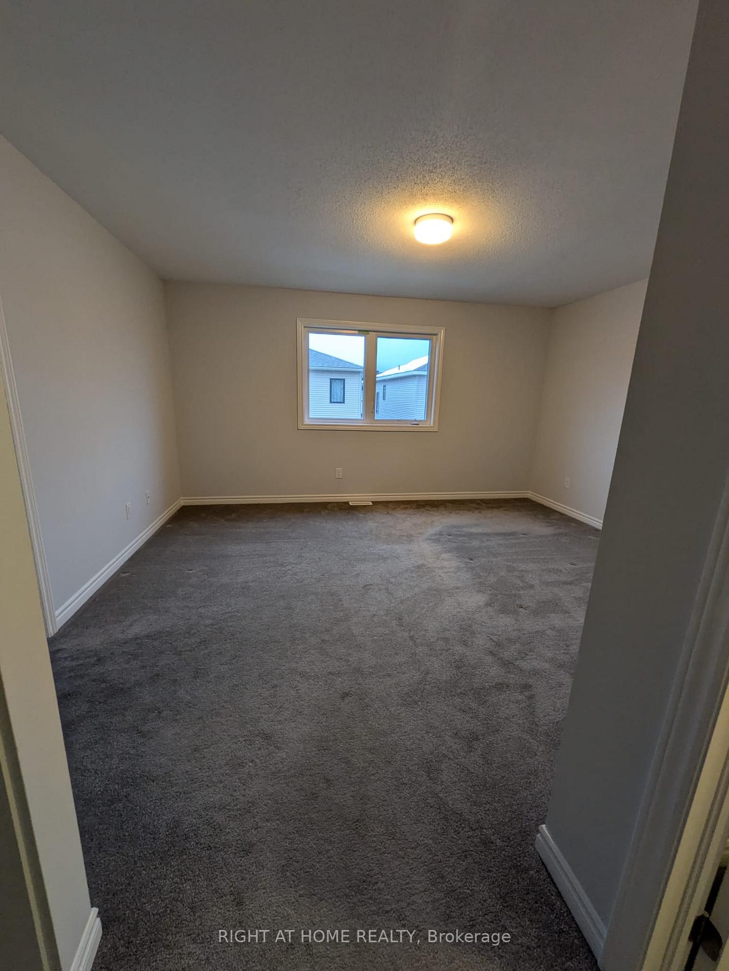 Photo 10 of 508 Culdaff Road, Ottawa, Stittsville (North) — HOMEH