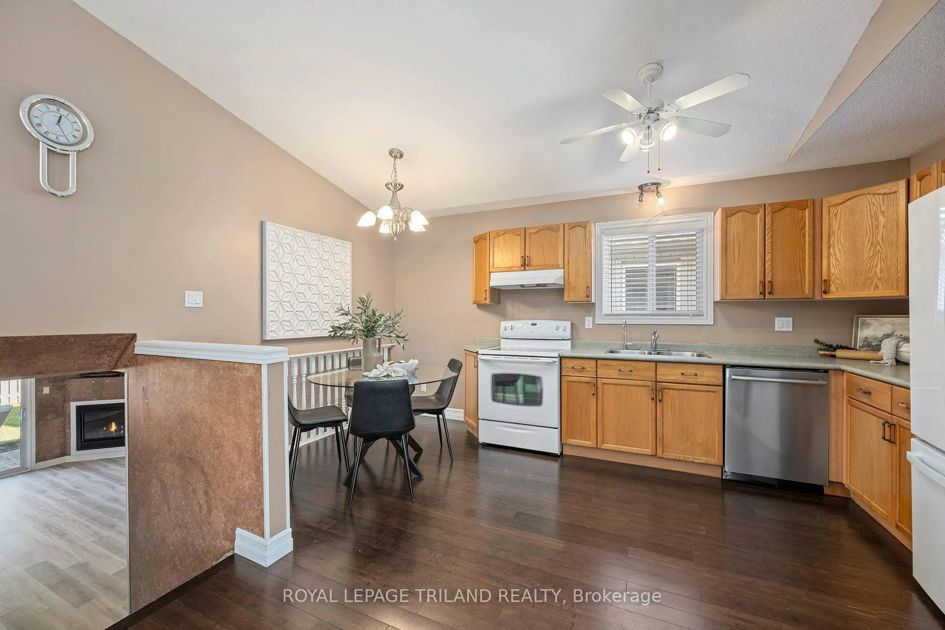 Photo 3 of 57 Axford Parkway, St. Thomas — HOMEH