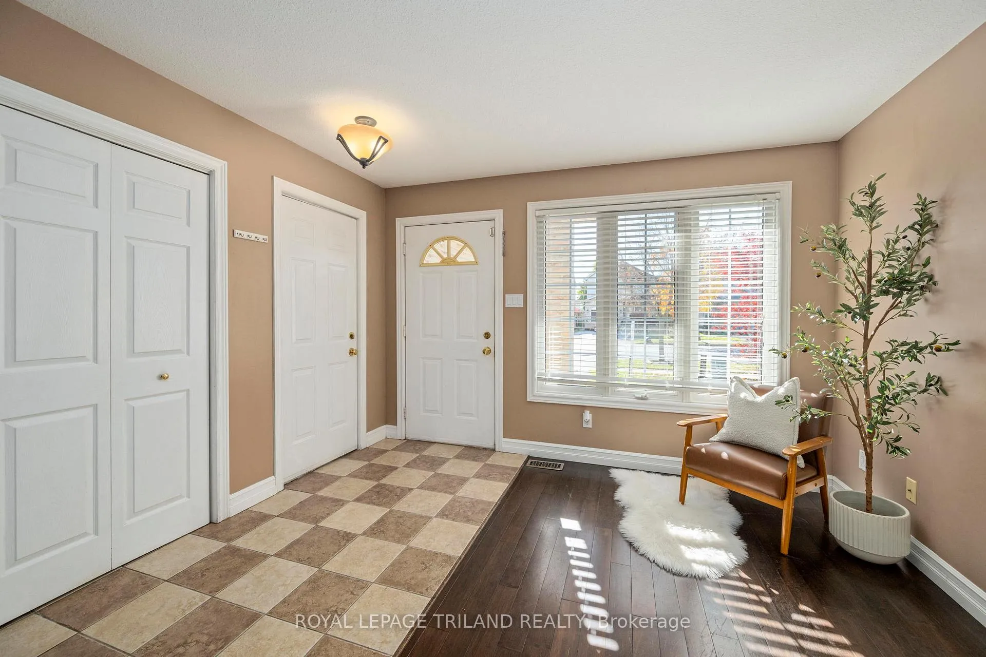 Photo 5 of 57 Axford Parkway, St. Thomas — HOMEH