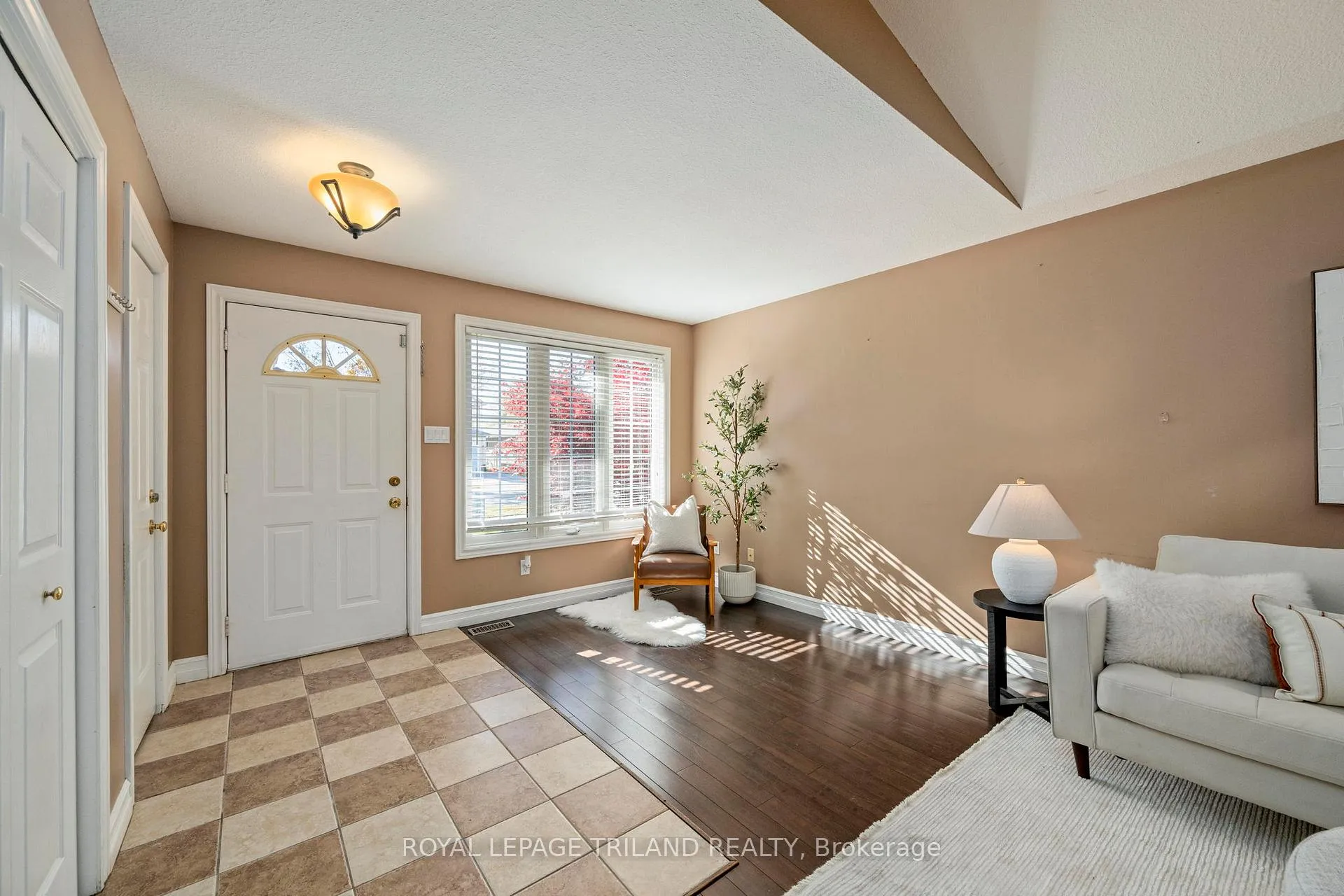 Photo 6 of 57 Axford Parkway, St. Thomas — HOMEH